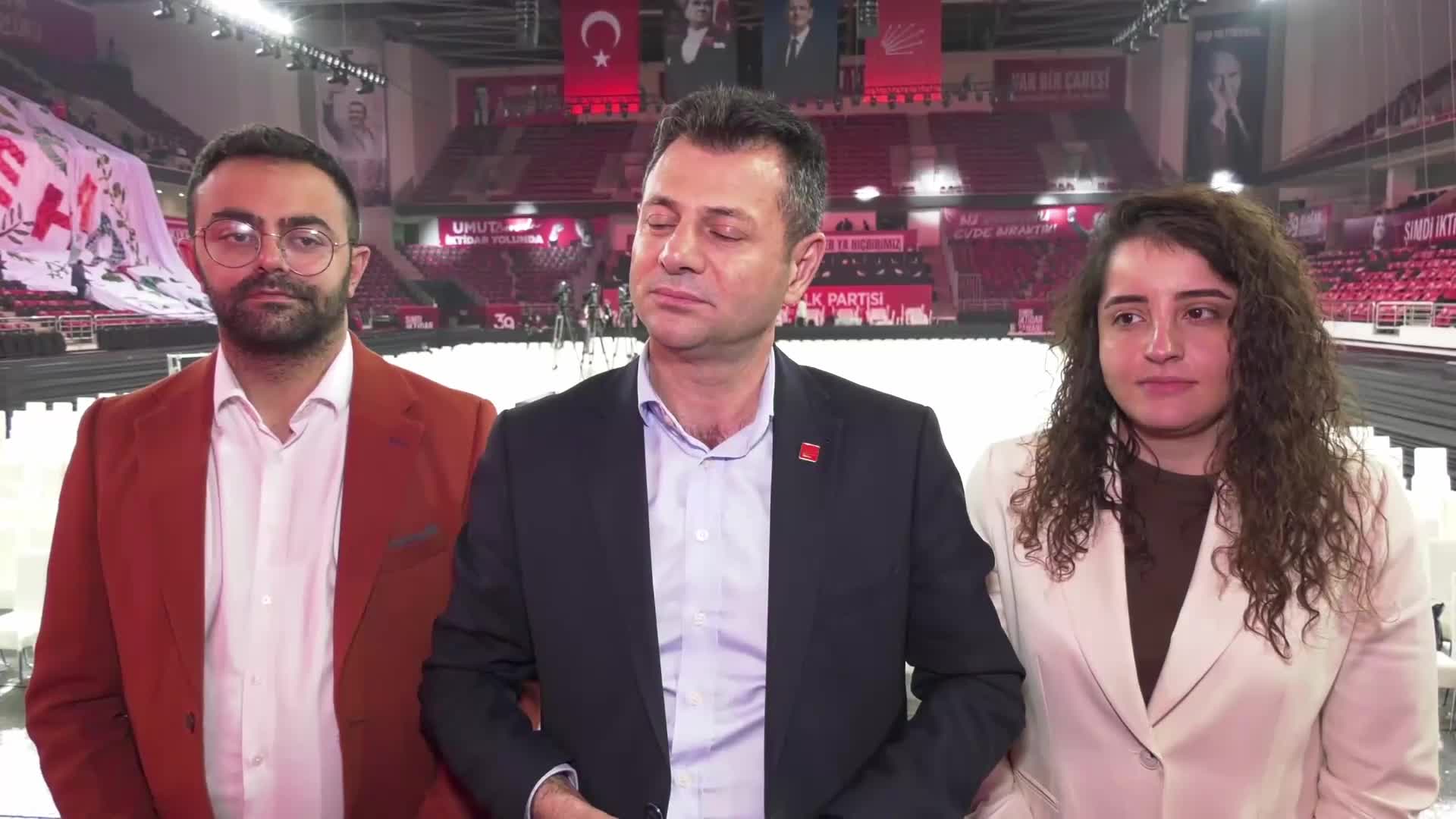 CHP’nin 39’uncu Olağan Kurultayı… Ali Abbas Ertürk: Salonun içinde, dışında toplanan on binlerce kalabalıkla CHP'lilere güven verelim, sarayın da duvarlarını titretelim