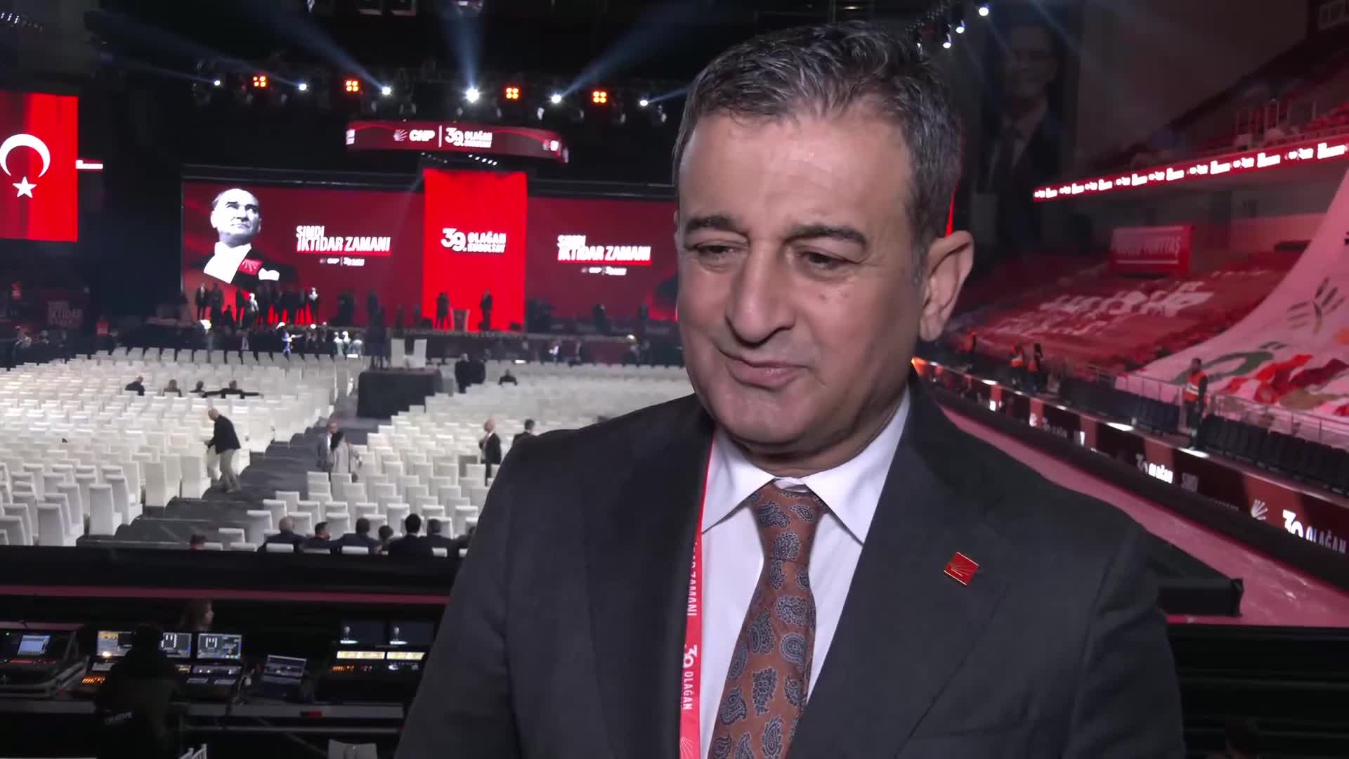 CHP’nin 39’uncu Olağan Kurultayı... Burhanettin Bulut: "TIR içerisindeki imzaları, Türkiye'de artık bu baskı rejiminin ortadan kalkmasını talep eden imzalar diye görmek lazım"