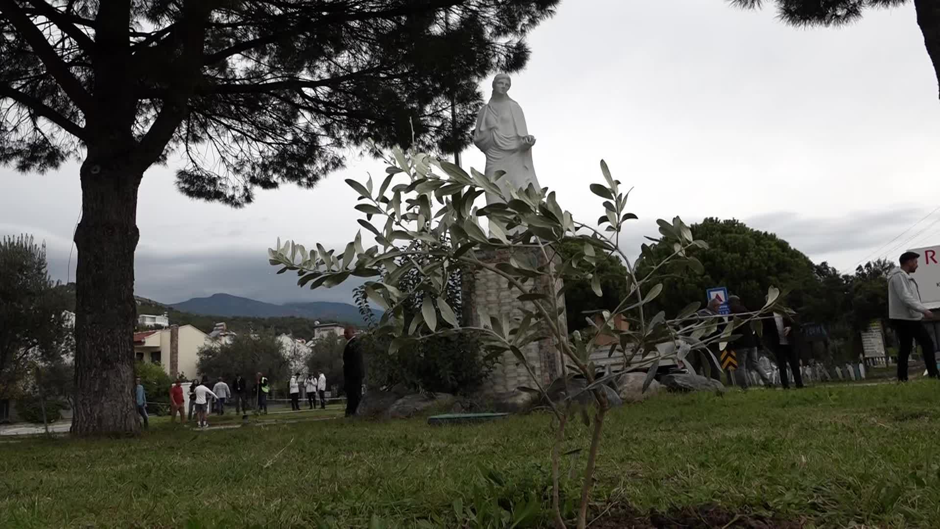 Edremit’te Kar Spor İda Ultra öncesi zeytin fidanı dikim etkinliği