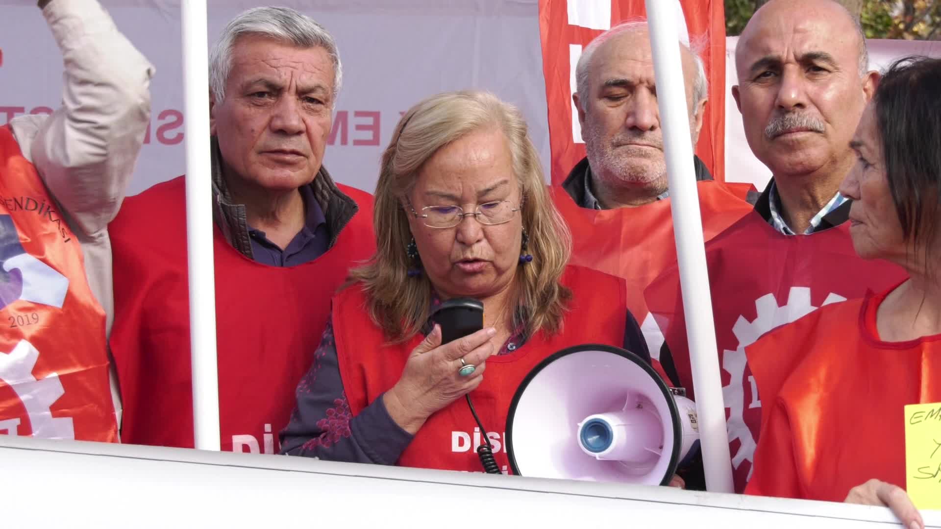 Emekliler 'geçinemiyoruz' diyerek çadır kurdu: "Demokrasinin, hukukun üstünlüğünün hüküm sürdüğü insana yakışır bir yaşam için susmayacağız"