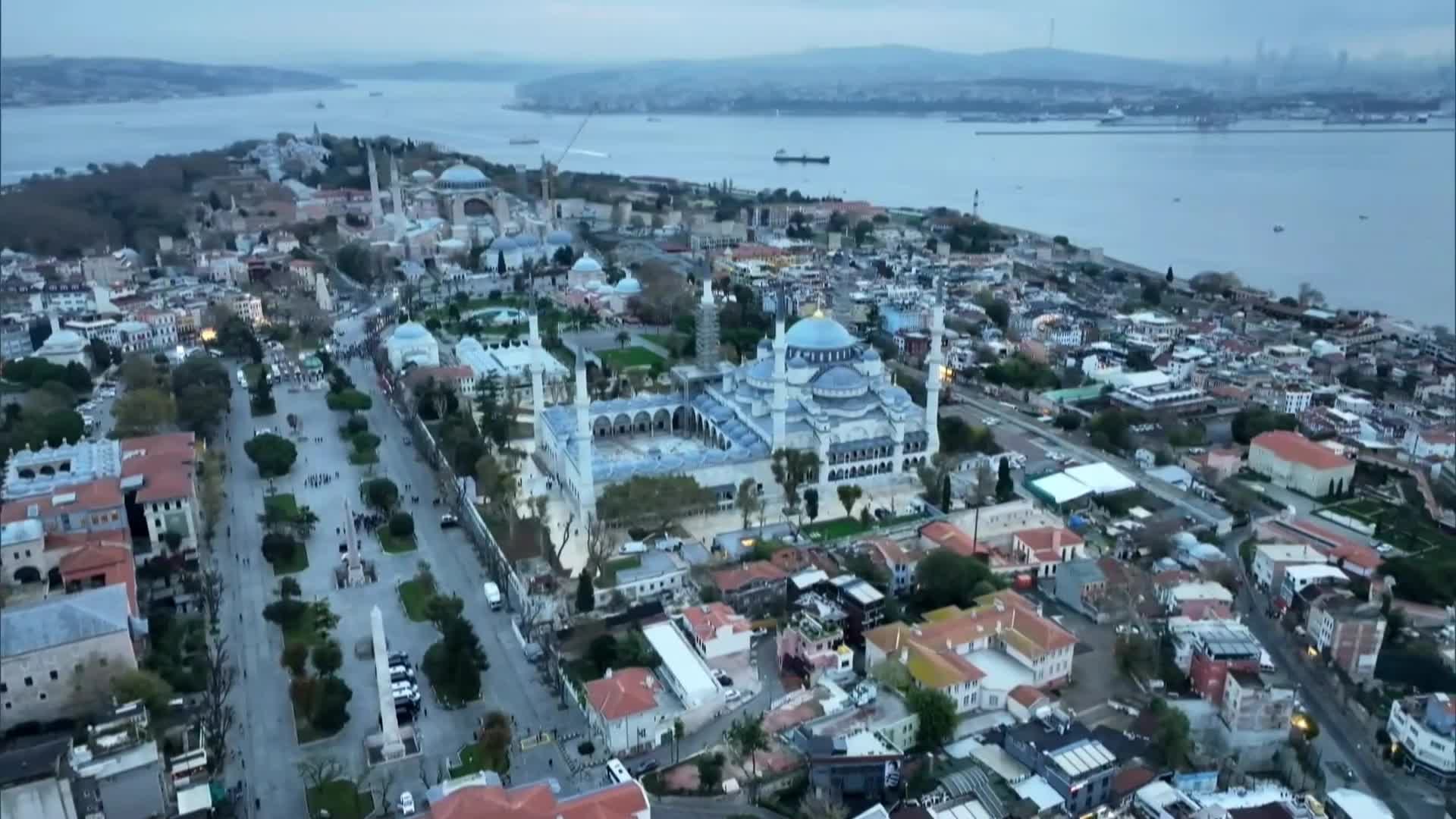 Papa 14’üncü Leo, Sultanahmet Camisi’ni ziyaret etti