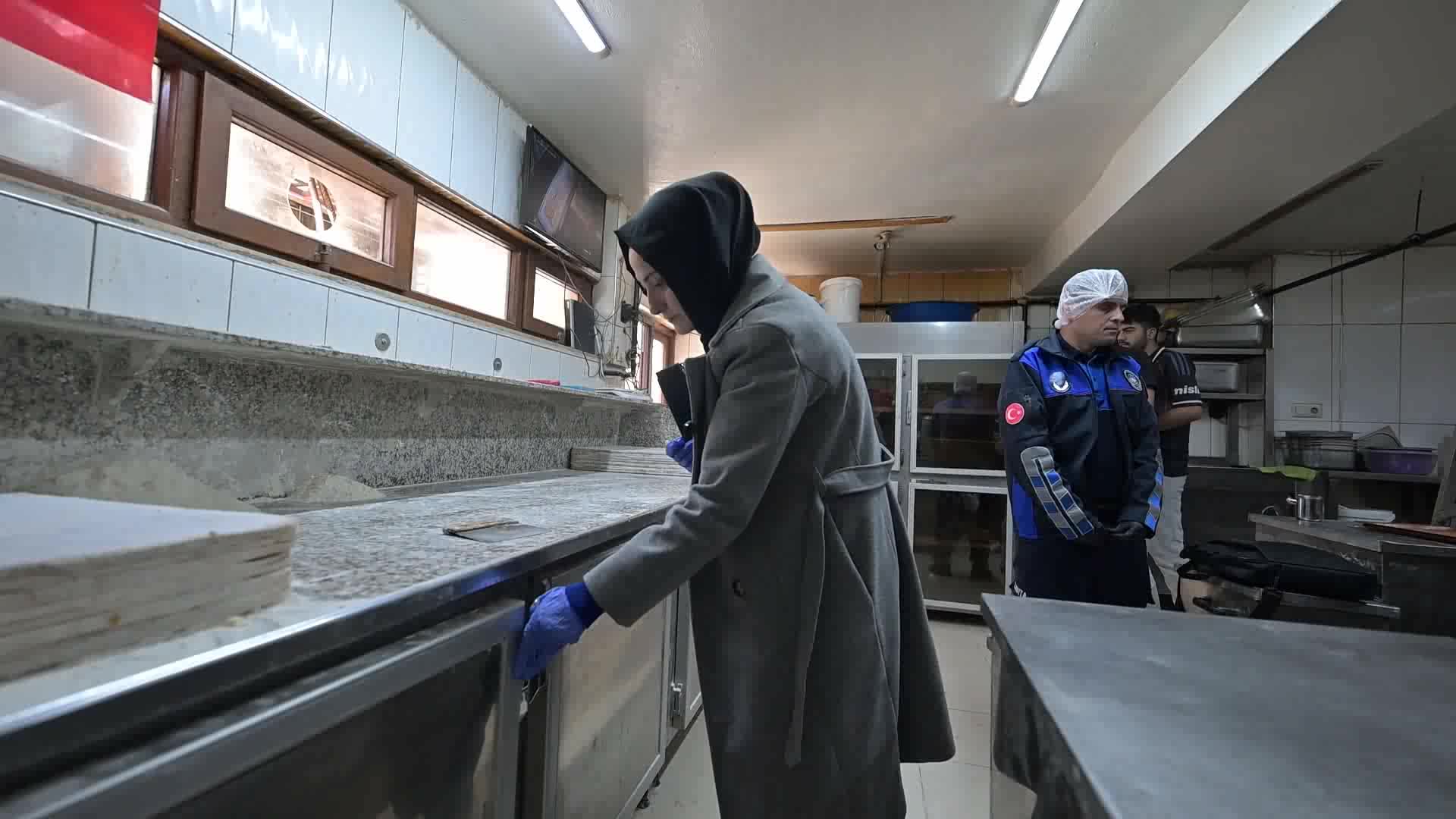 Manisa Büyükşehir Belediyesi'nden gıda denetimi: Hijyen kurallarına uymayan işletme mühürlendi