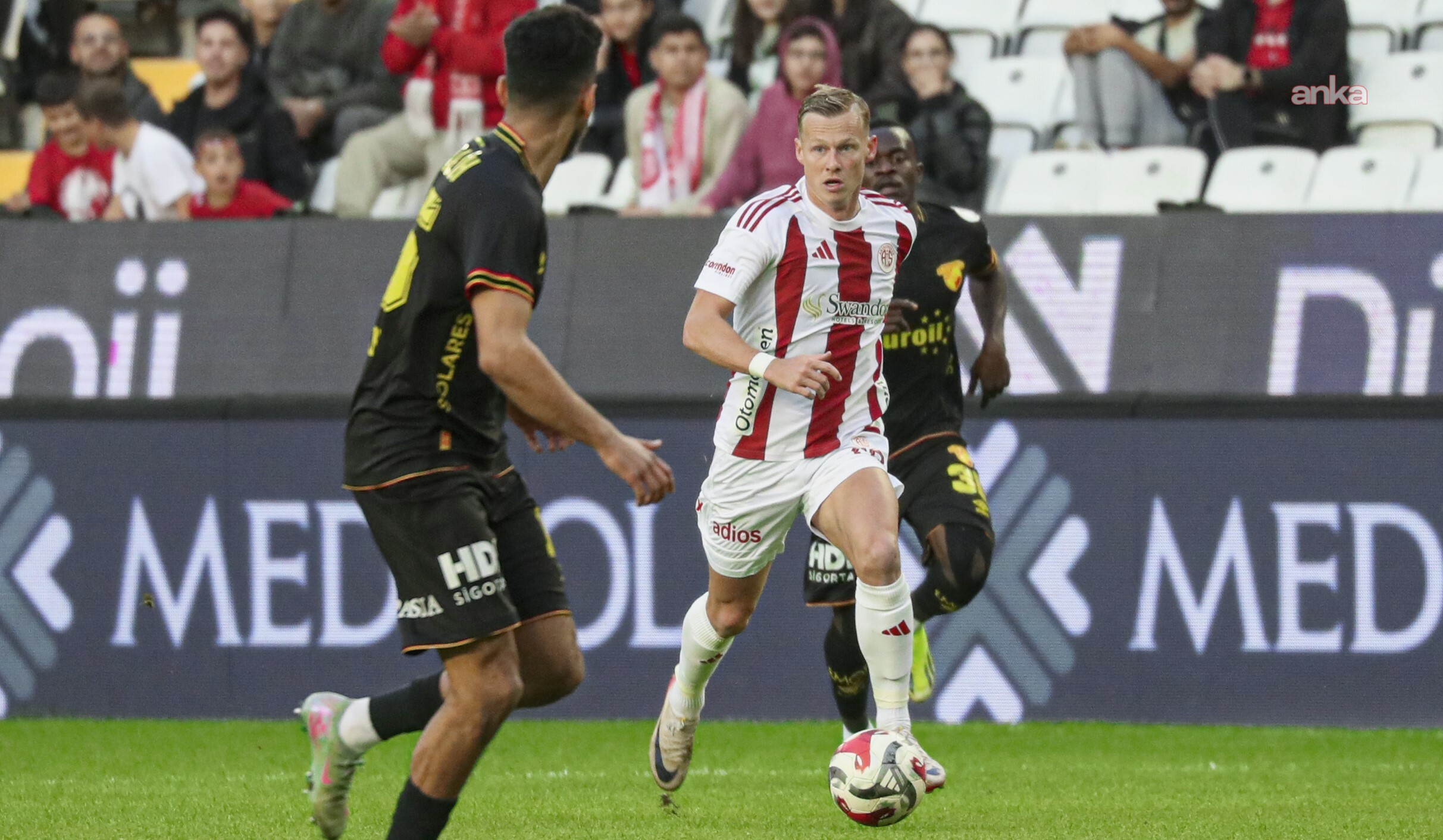 Göztepe Antalyaspor’u 2-1 mağlup etti