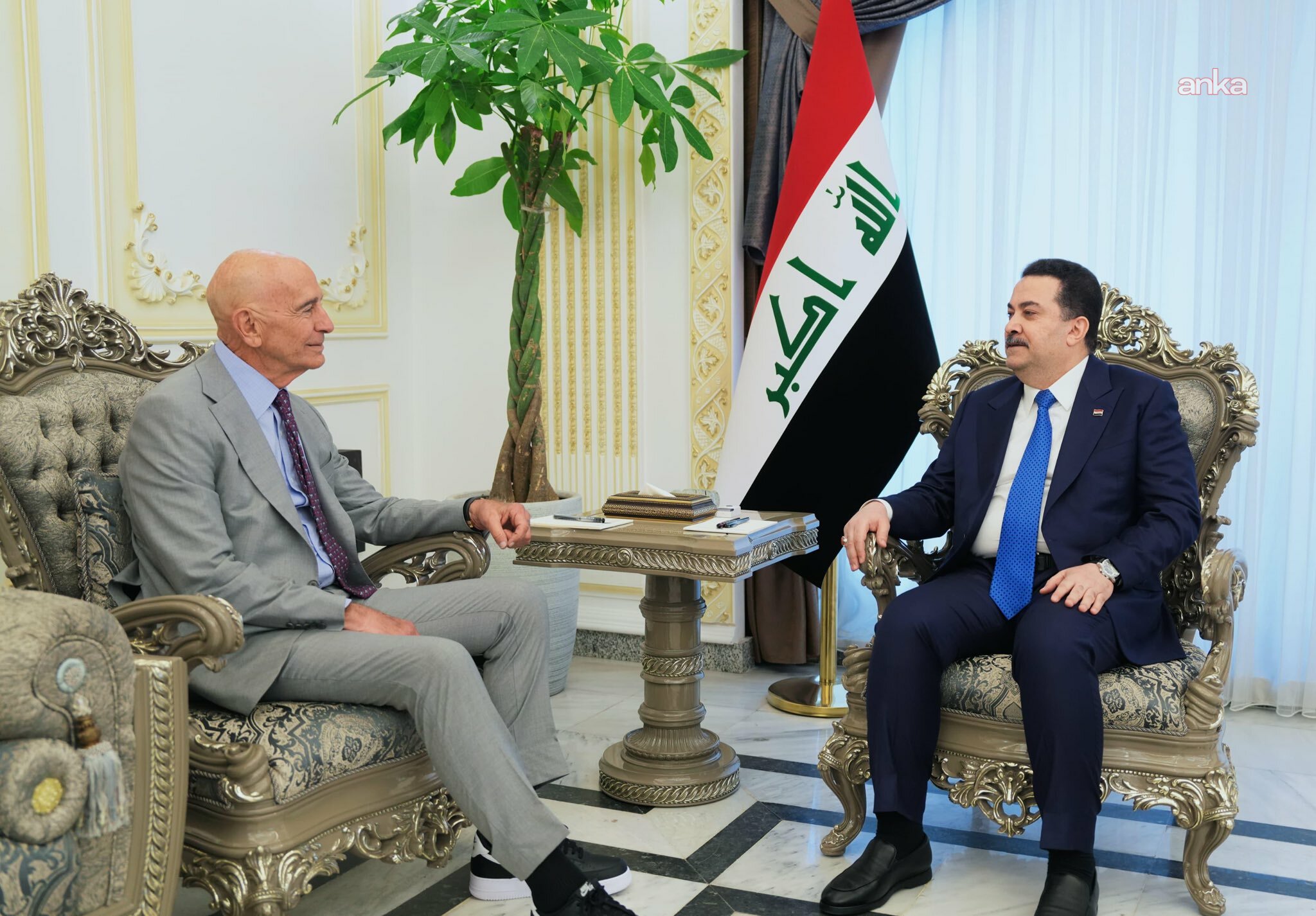 Irak Başbakanı Sudani, ABD'nin Ankara Büyükelçisi ve Suriye Özel Temsilcisi Barrack'ı kabul etti