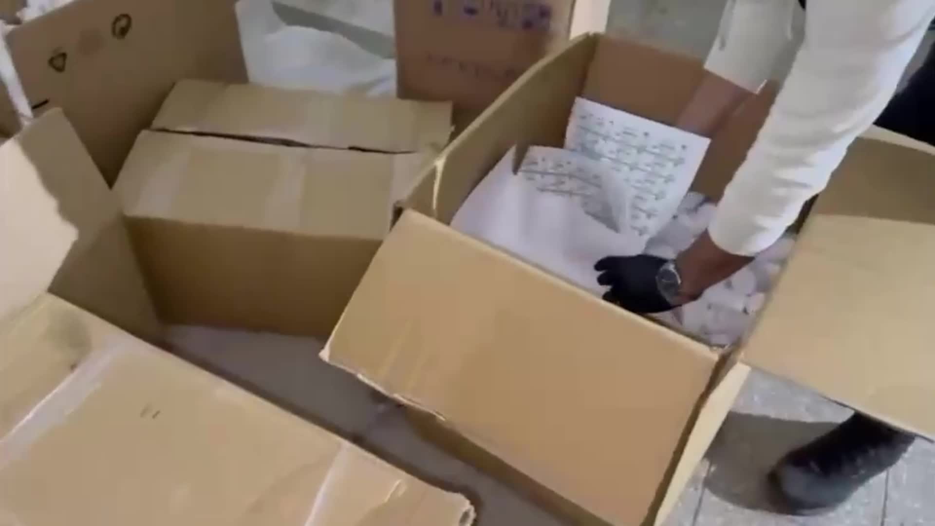 İzmir'de uyuşturucu operasyonu: 2 milyonun üzerinde sentetik ecza maddesi ele geçirildi
