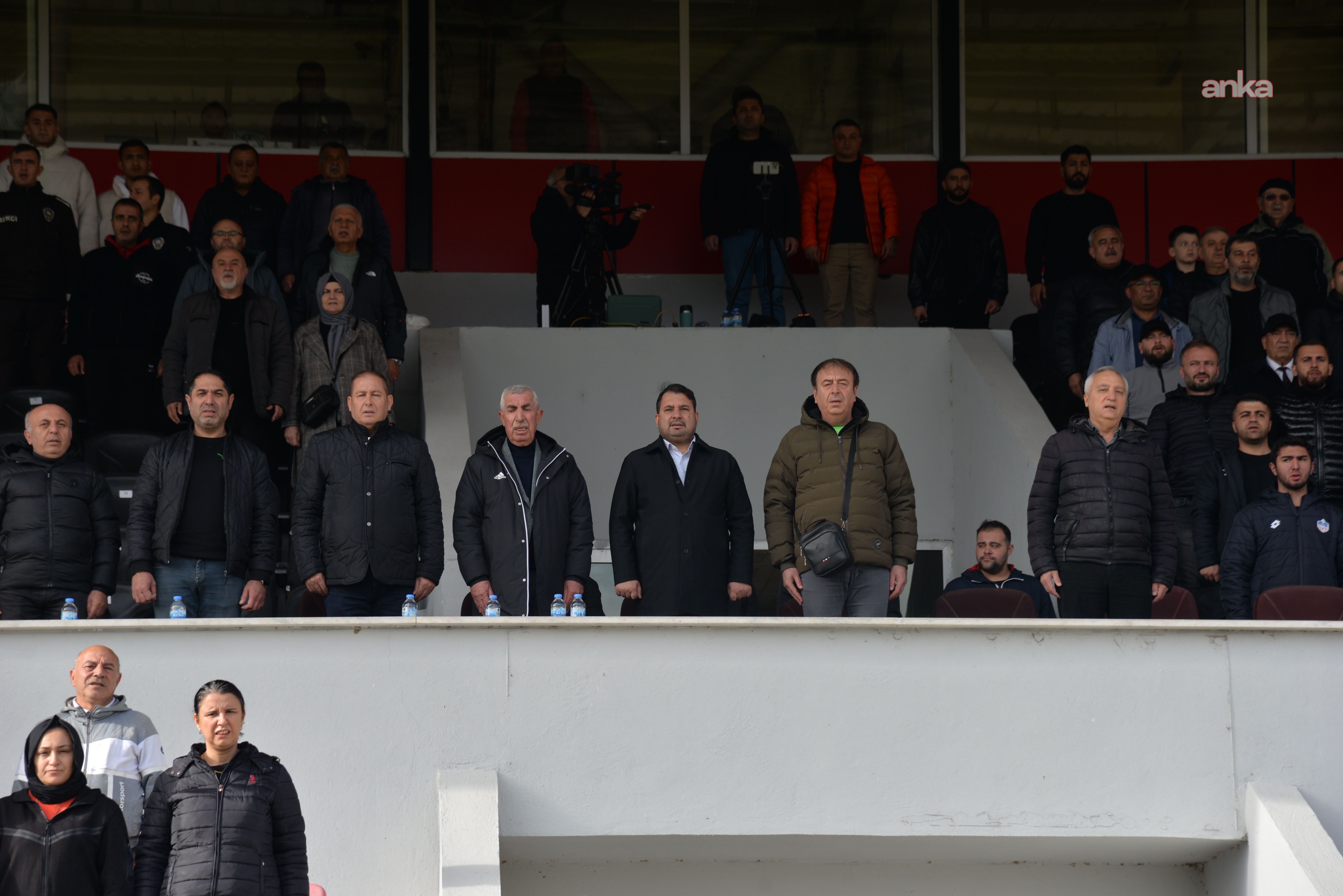 Başkan Çırpanoğlu, Kahramankazan Belediyespor'a tribünden destek verdi