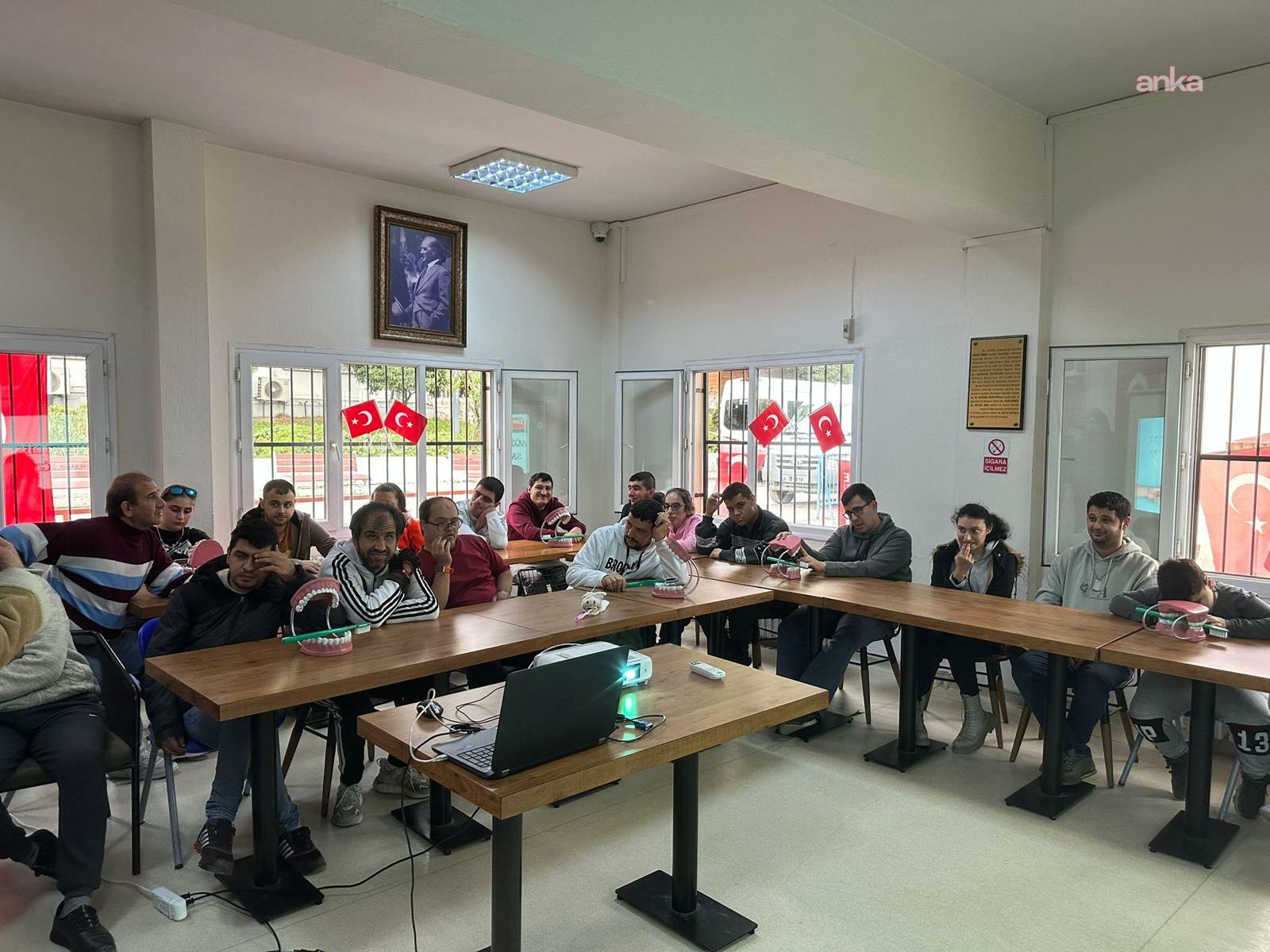 Konak Belediyesi'nden özel gereksinimli bireylere ağız bakım eğitimi