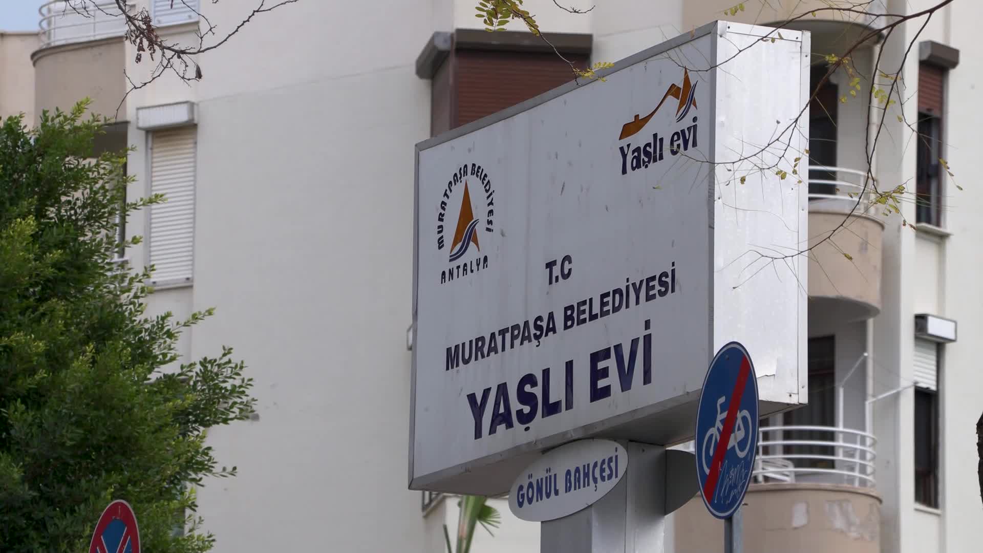 Muratpaşa Belediyesi'nden kuşakları buluşturan etkileşim atölyesi