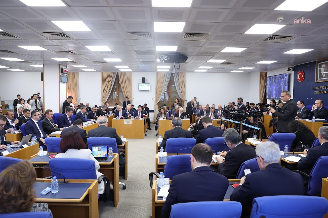 2026 bütçesi Plan ve Bütçe Komisyonu'nda... Cevdet Akay: Toplanan her 100 liralık verginin 20,86 lirası faiz ödemesine gitmektedir