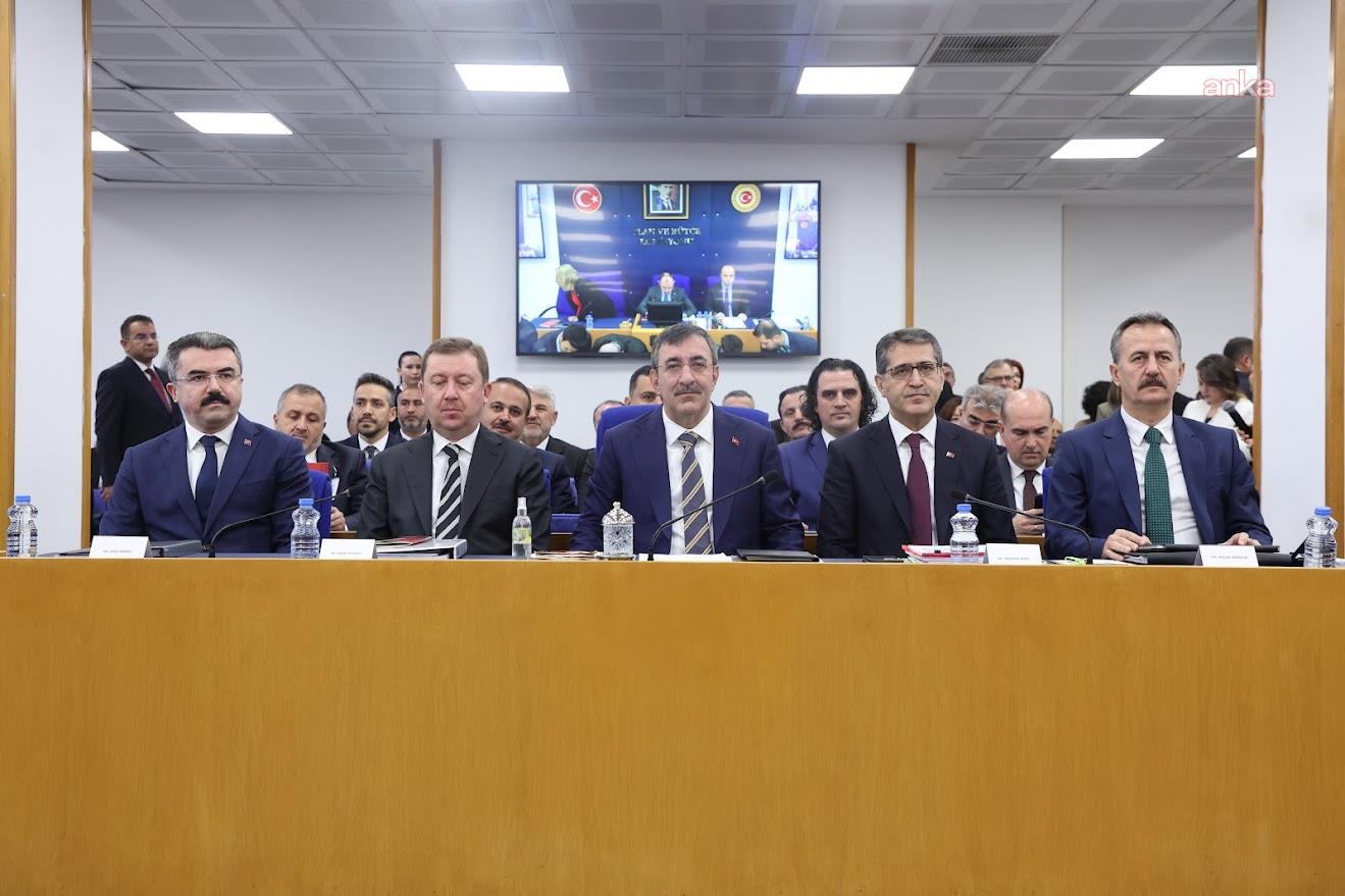 2026 bütçesi Plan ve Bütçe Komisyonu’nda... Cevdet Yılmaz: "Ana muhalefete söylüyorum, ‘Anayasa’yı konuşmayız ama bu yönetim sistemi değişsin’ diyorsunuz”