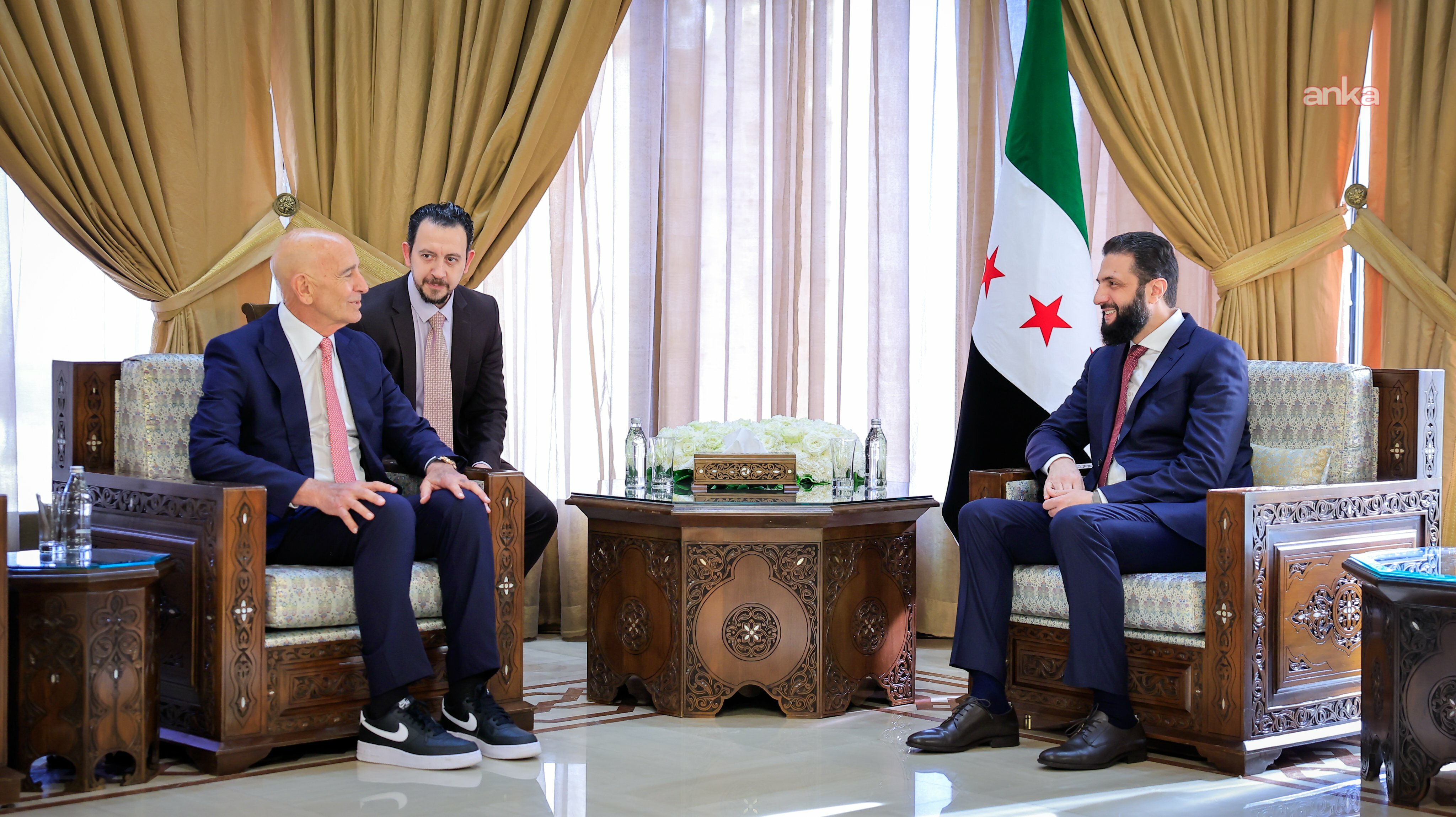Suriye Cumhurbaşkanı Şara, ABD'nin Suriye Özel Temsilcisi Barrack'ı kabul etti