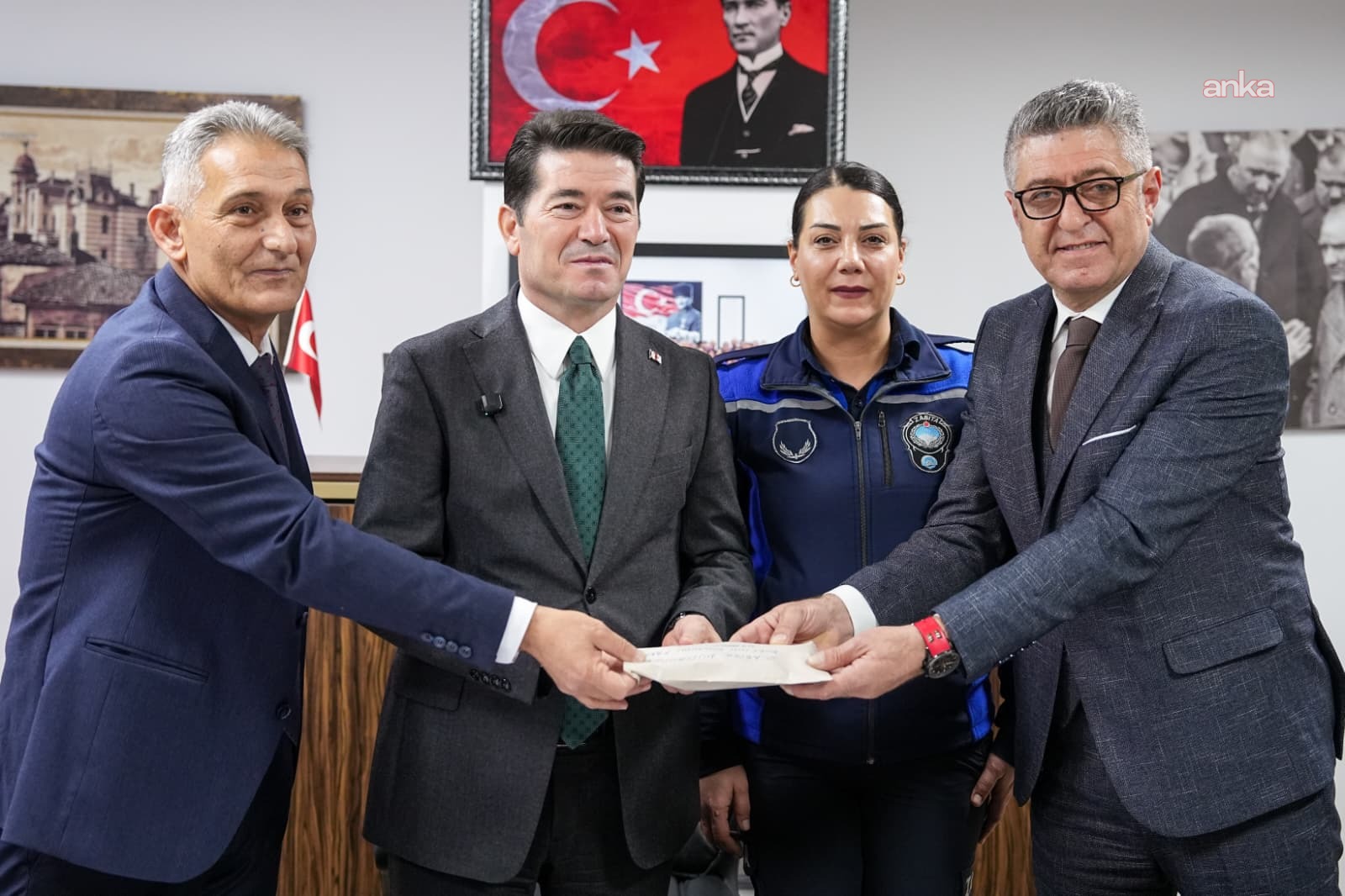 Ortahisar Zabıtası’ndan burs kampanyasına anlamlı destek