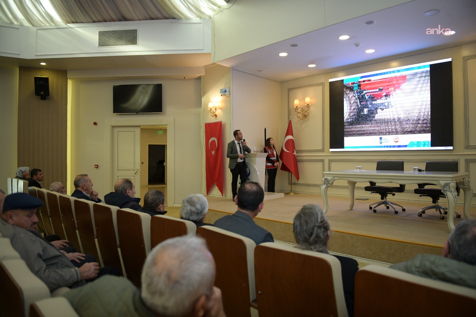 Kahramankazanlı çiftçilere "Toprak Sağlığı" eğitimi verildi
