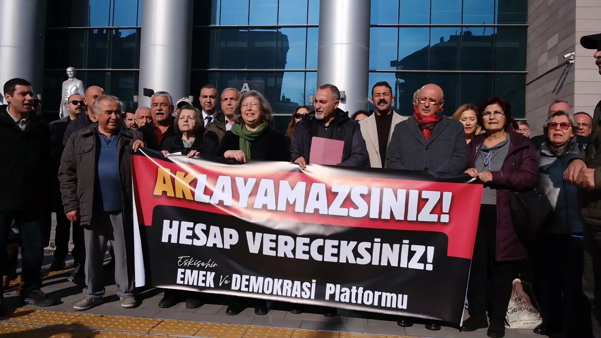 Eskişehir'de 10 kişinin hayatını kaybettiği orman yangını soruşturmasında verilen "takipsizlik" kararına tepki: Sorumlular yargı eliyle açıkça aklanmaktadır