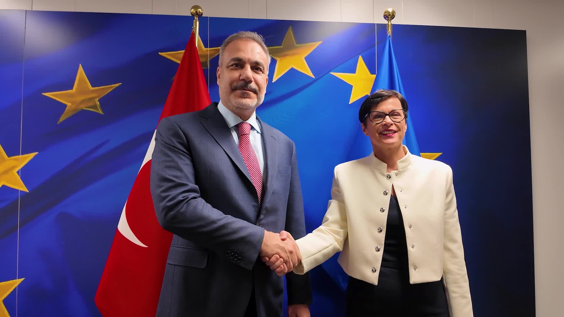 Dışişleri Bakanı Fidan, Genişlemeden Sorumlu AB Komiseri Kos ile bir araya geldi