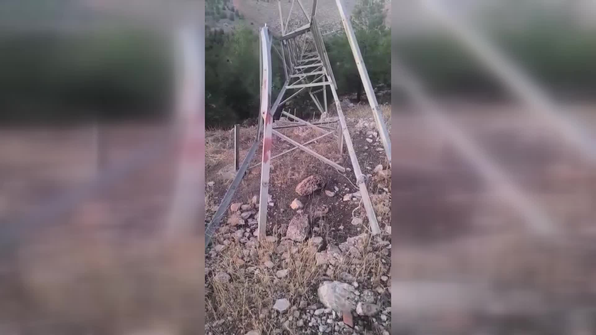 Şanlıurfa’da direk hırsızları bölgeyi elektriksiz bıraktı