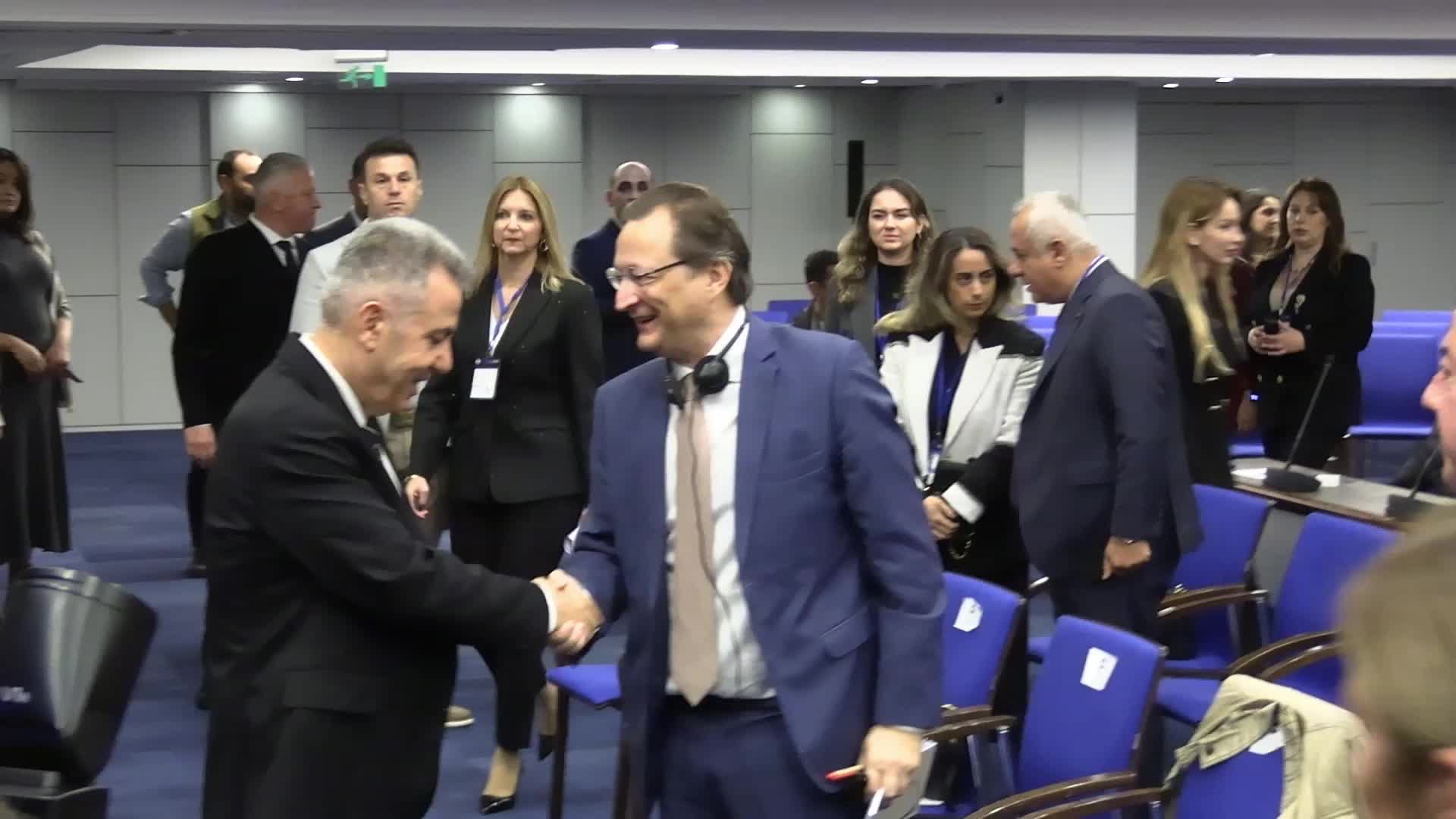İZİKAD'ın Uluslararası İş Zirvesi, kadın girişimcileri bir araya getirdi