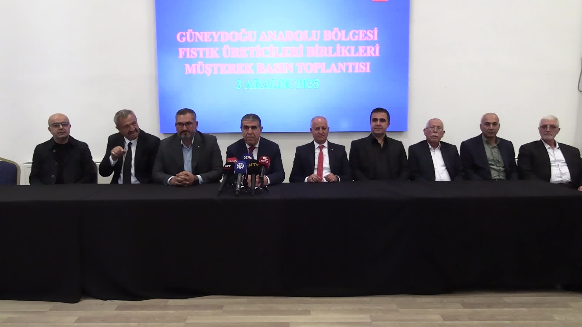 Güneydoğu’da fıstıkta fiyat sıkıntısı...Üretici birlikleri: “Fıstık stratejik ürün kapsamına alınsın. Aflatoksin riski taşıyan İran fıstığı piyasayı çökertiyor”