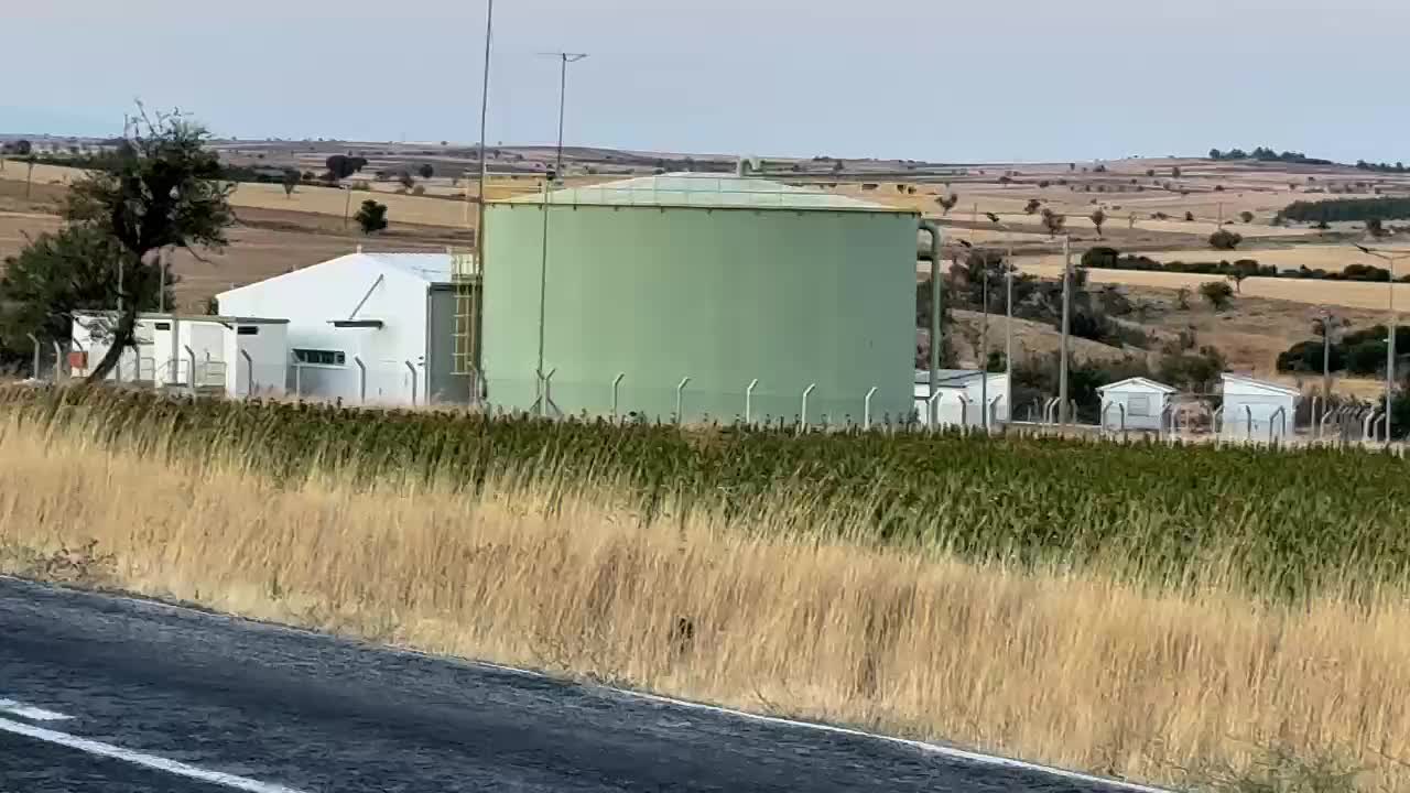 Uşak İnşaat Mühendisleri Odası Başkanı Ümit Alp: "Pamukkale travertenleri Uşak'taki madencilik faaliyetleri nedeniyle kararıyor"