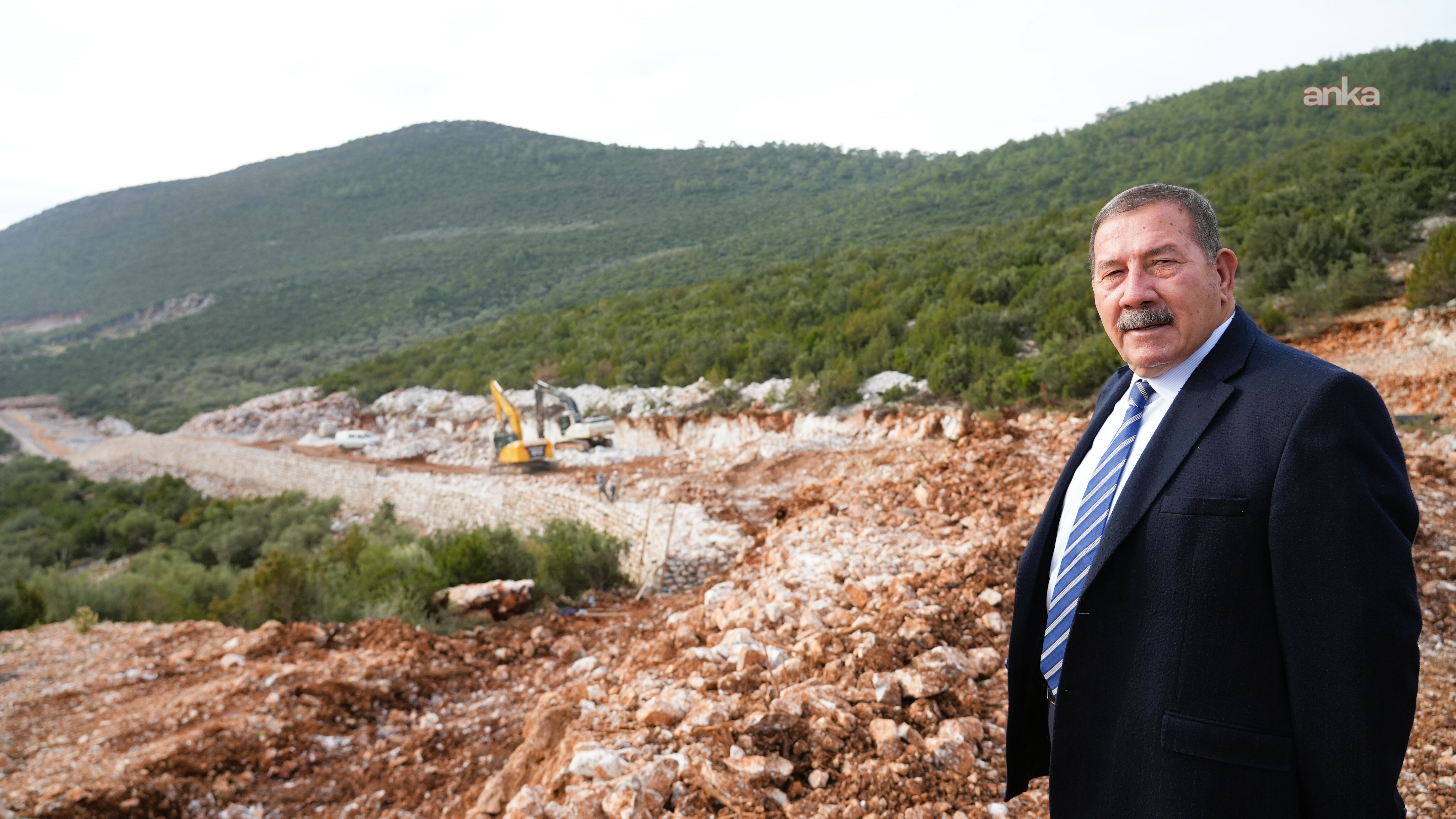 Milas Belediyesi, yol yapım çalışmalarına devam ediyor