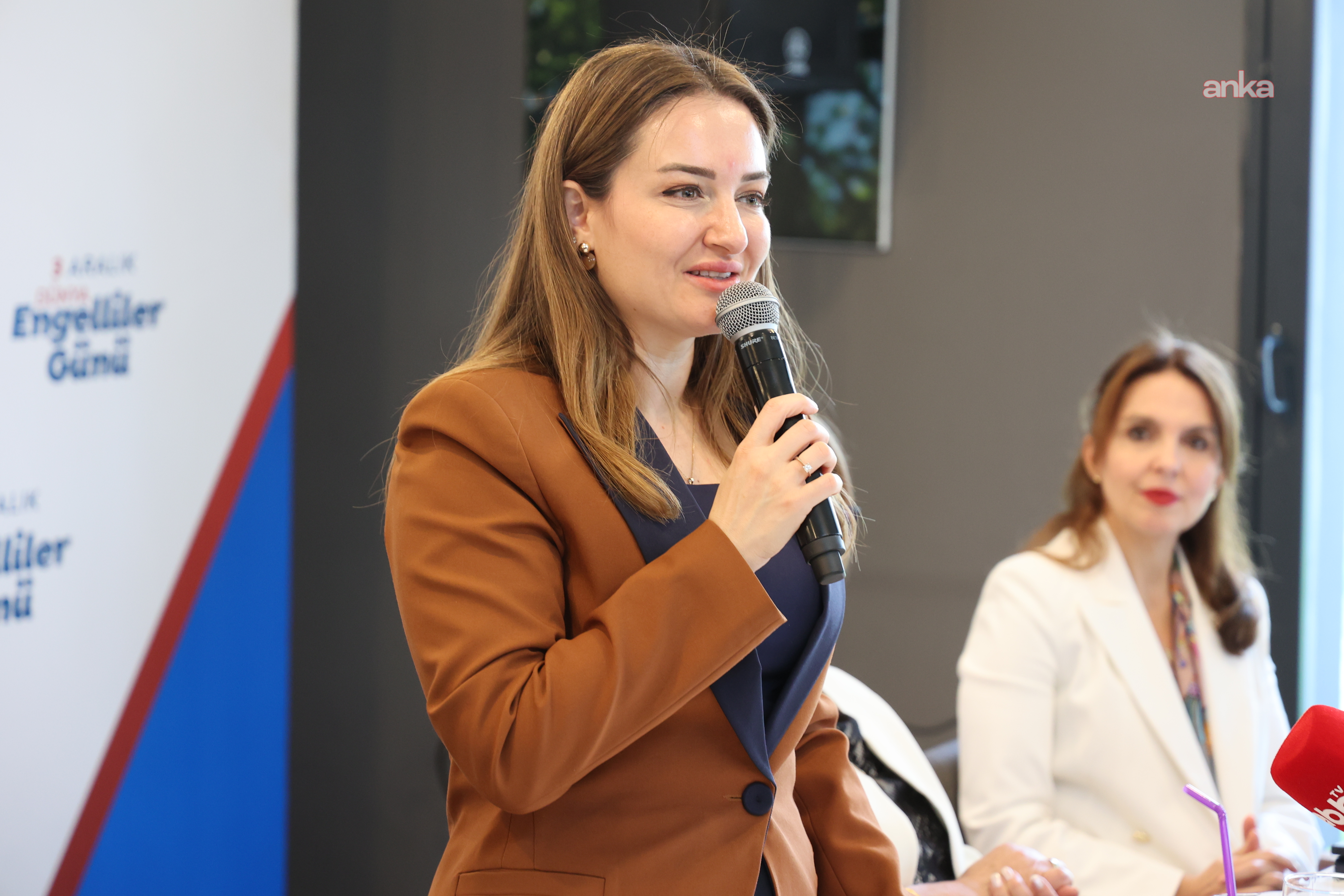 Antalya Büyükşehir Belediye Başkan Vekili Özdemir: "Hep birlikte daha eşit, daha erişilebilir, daha umut dolu bir Antalya için çalışmaya devam edeceğiz"