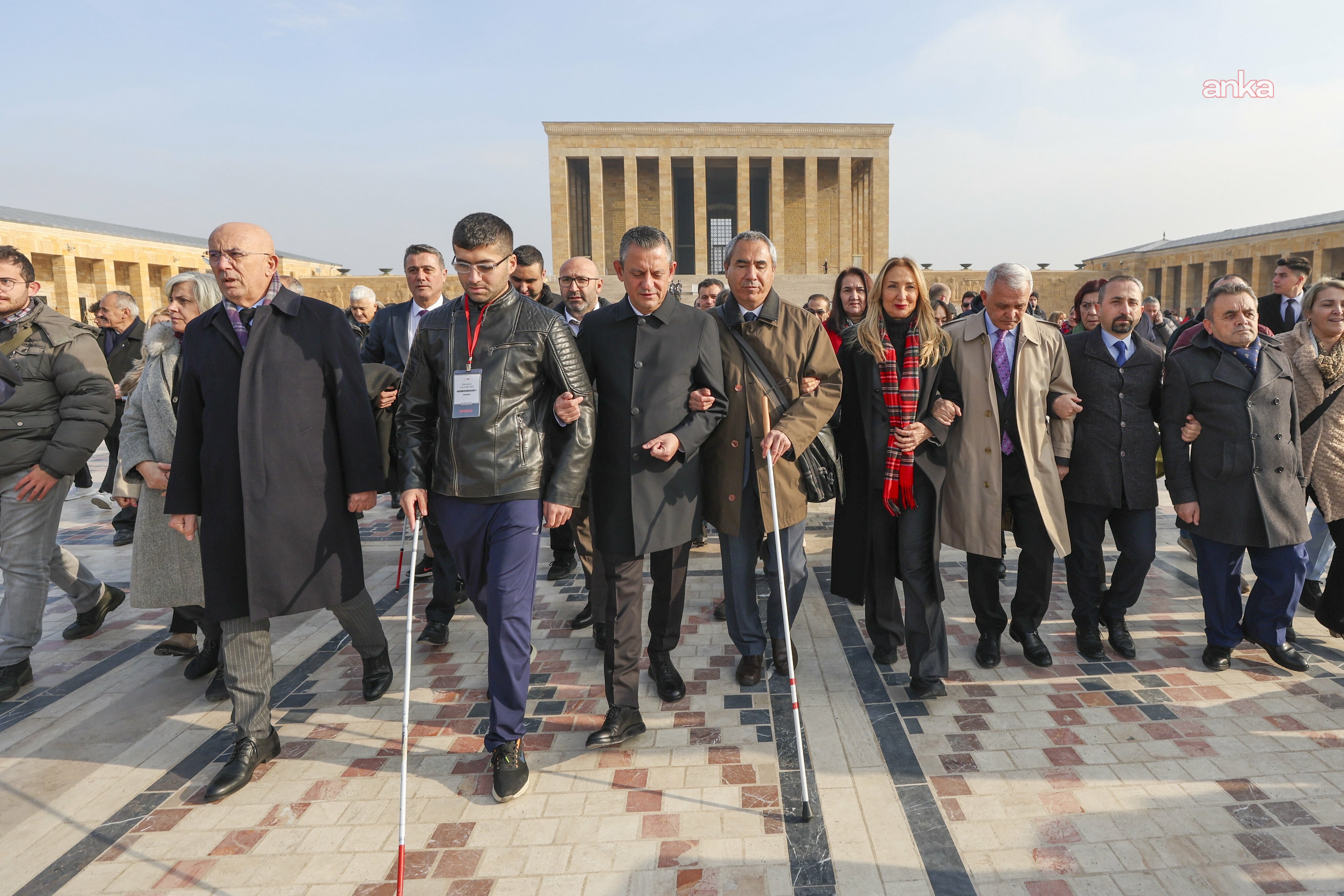 Özgür Özel'den 3 Aralık Dünya Engelliler Günü mesajı: "Eşitliği ve erişilebilirliği bu ülkenin standardı haline getireceğiz"