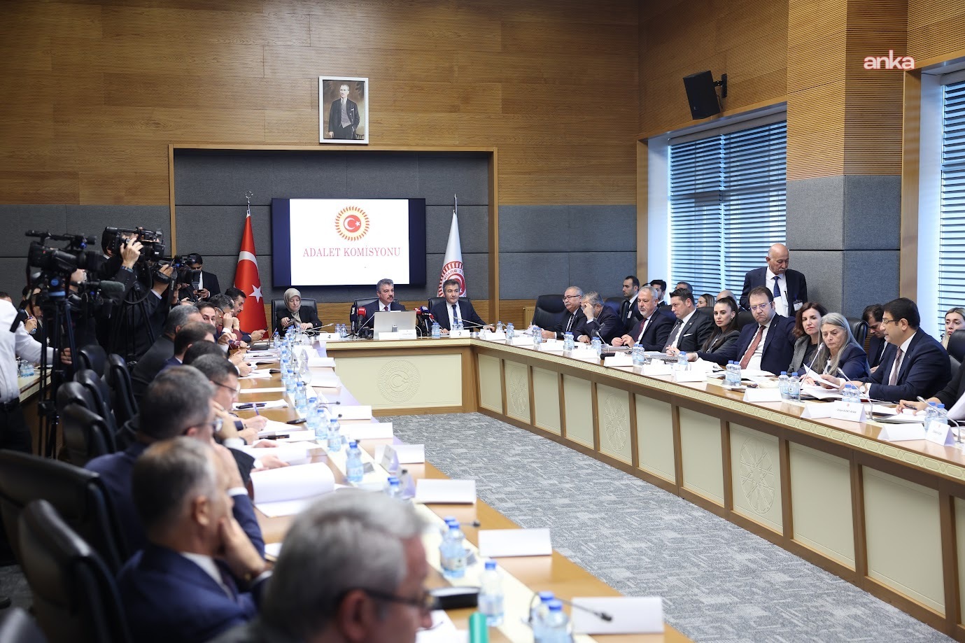 Adalet Komisyonu'nda 11. Yargı Paketi'nin ilk 15 maddesi kabul edildi