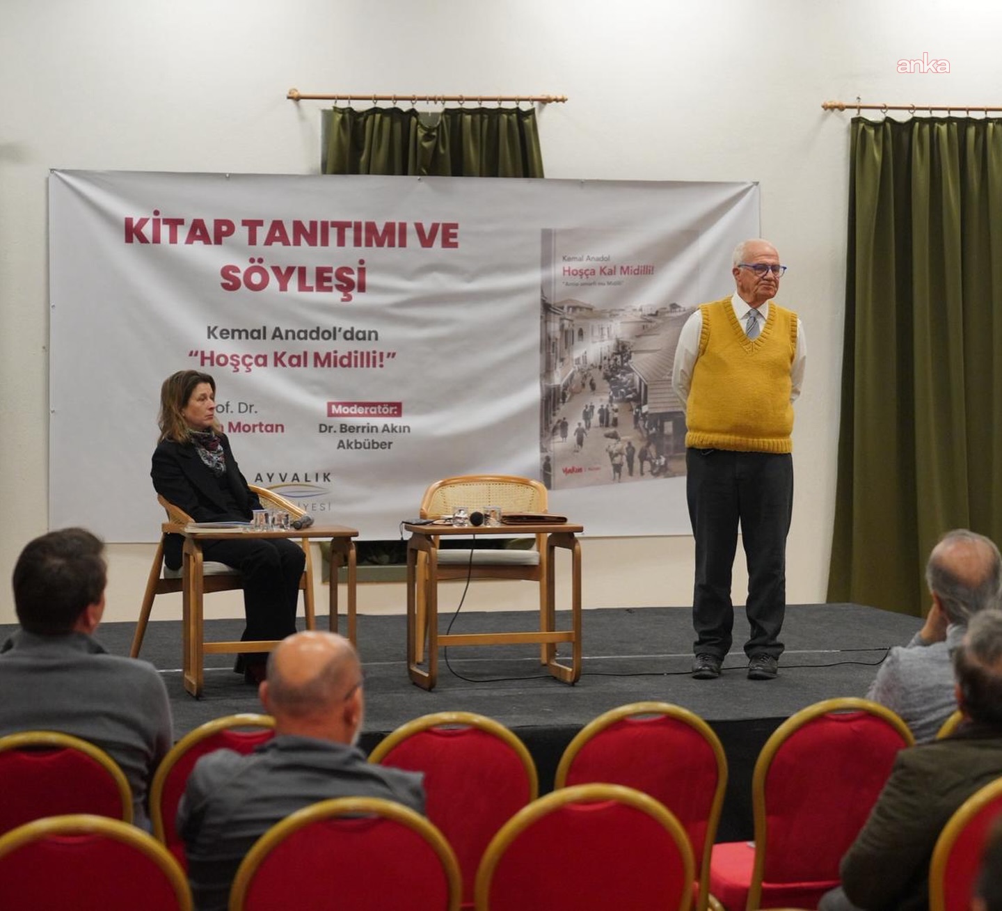 Kemal Anadol’un “Hoşça Kal Midilli” kitabı, Ayvalık’ta tanıtıldı