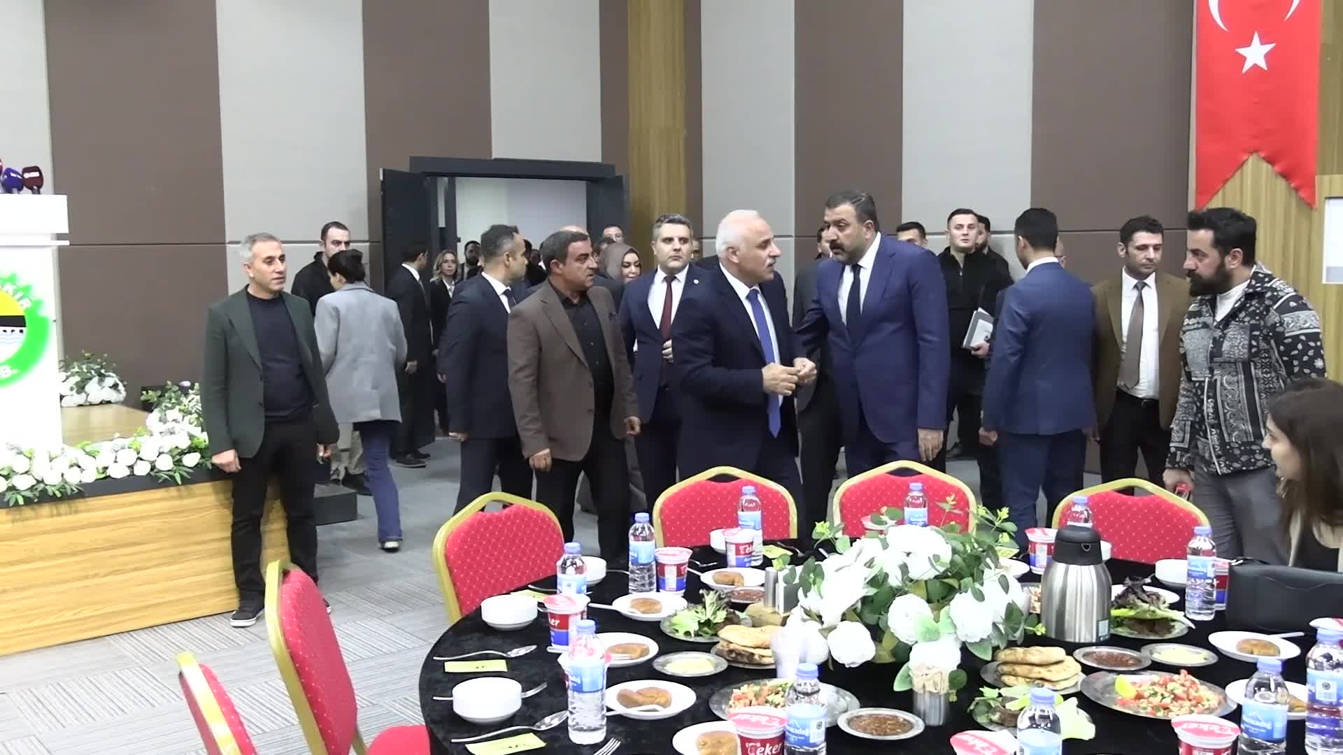 Diyarbakır’ın sosyoekonomik gelişmişlik sıralamasını değerlendiren Vali Zorluoğlu: “2025 yılında 66. sıraya yükselmişiz, elbette ki bu 66 Diyarbakır'ı temsil etmez, yakışmaz”