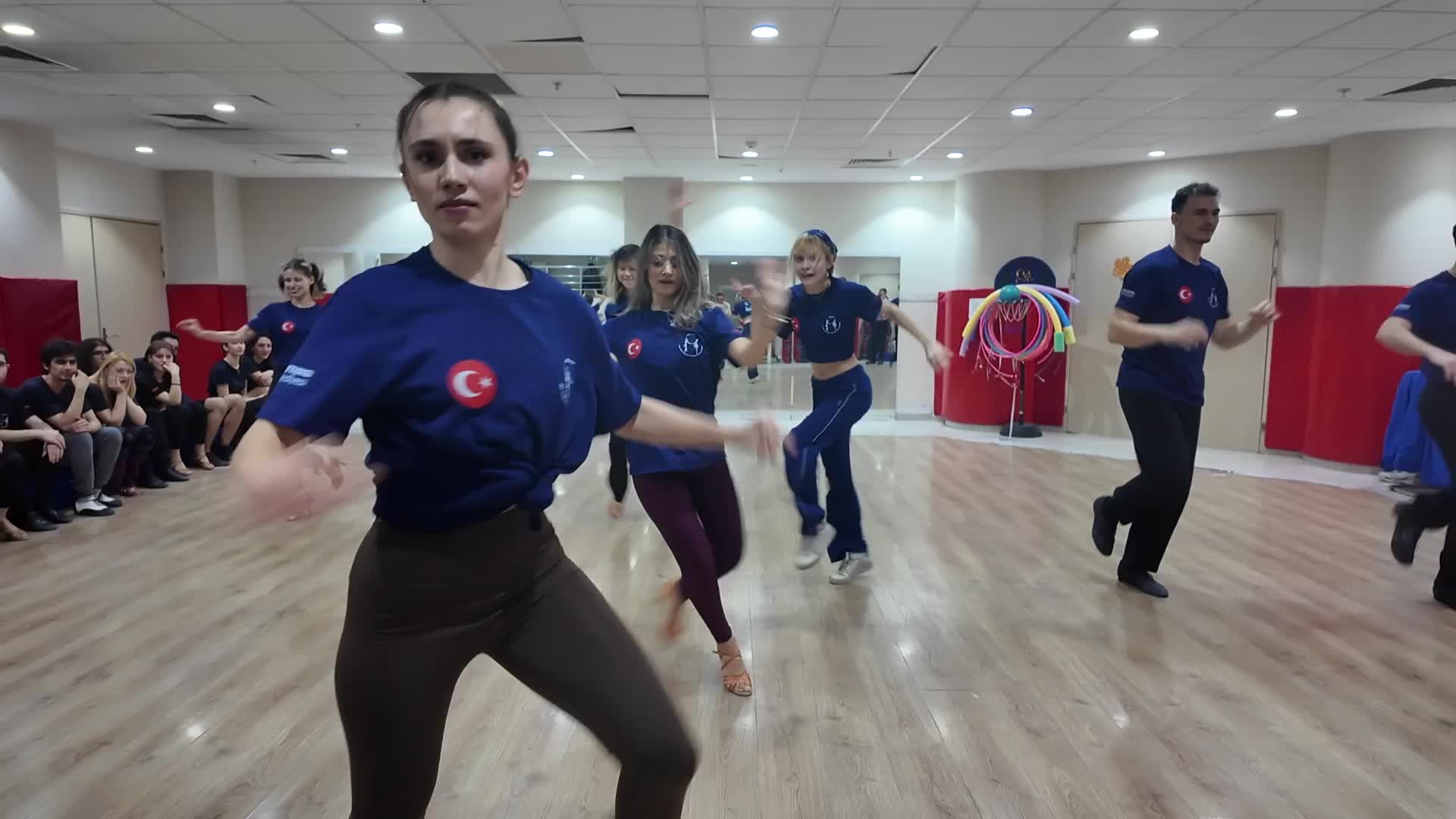 Bornova’nın STK yerleşkesinden dünya sahnesine: ELADA, Salsa Şampiyonası’nda Türkiye’yi temsil edecek