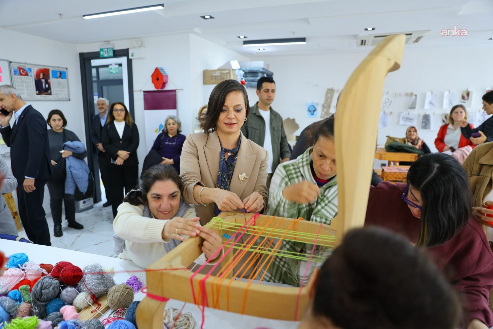 Karabağlar’da ‘engeller’ tasarımla aşıldı