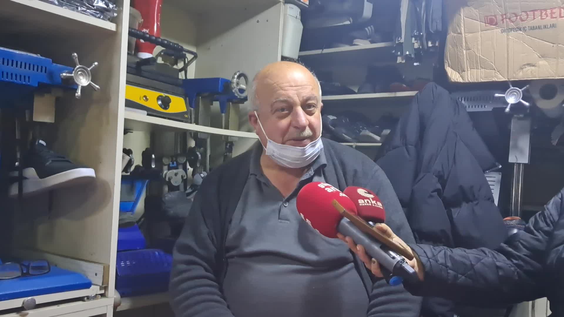 Artvin’de oğluyla çalışan ayakkabı tamircisi: "Pahalılıktan dolayı işlerimiz artıyor ama bizim giderlerimiz de arttı"