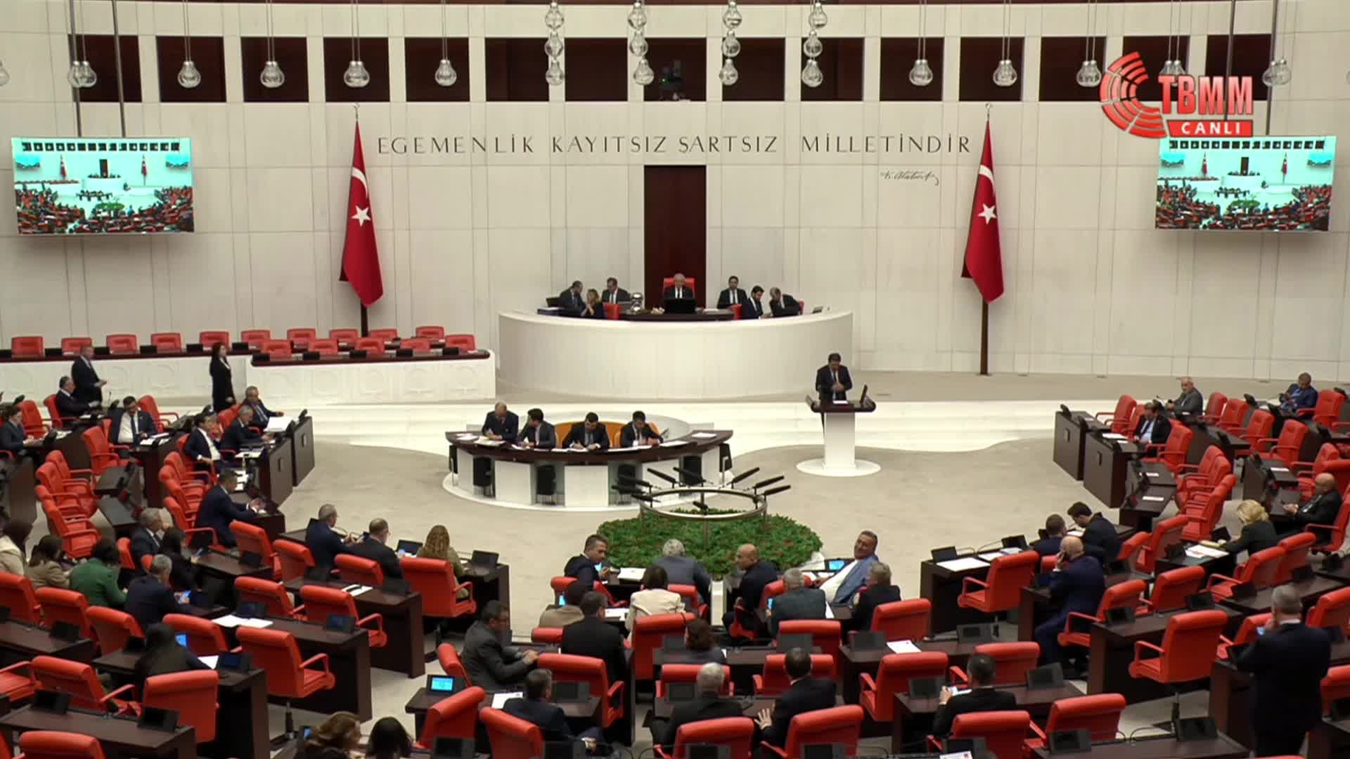 TBMM Genel Kurulu... Yeni Yol Partisi'nin kamu çalışanlarının ücretleriyle ilgili araştırma önerisi AK Parti ve MHP oylarıyla reddedildi