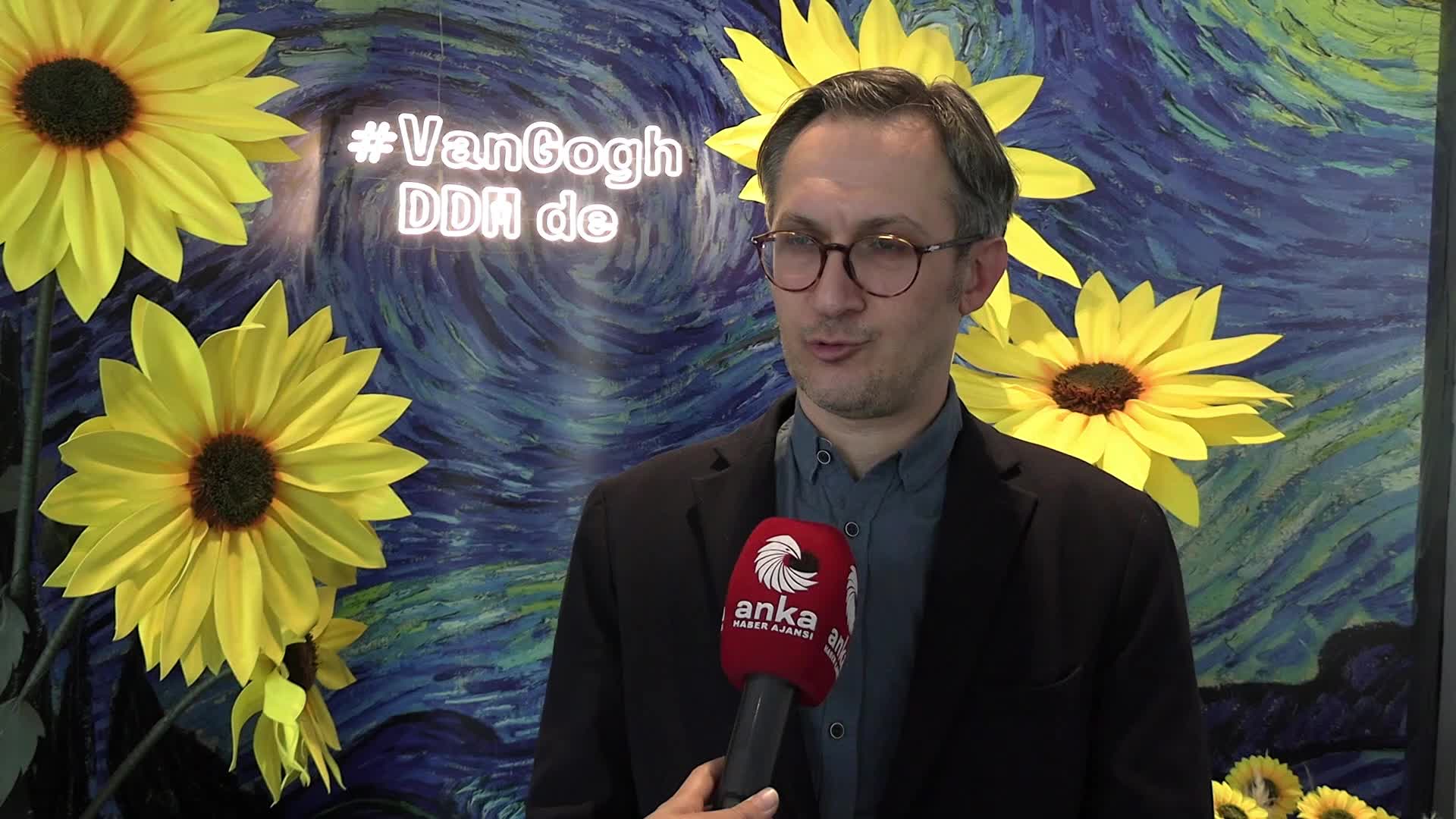 Dijital Deneyim Merkezi’nden Van Gogh sergisine özel “Yıldızlı Gece” seansı... Reha Öztunalı: Her perşembe gece ziyareti uygulaması var