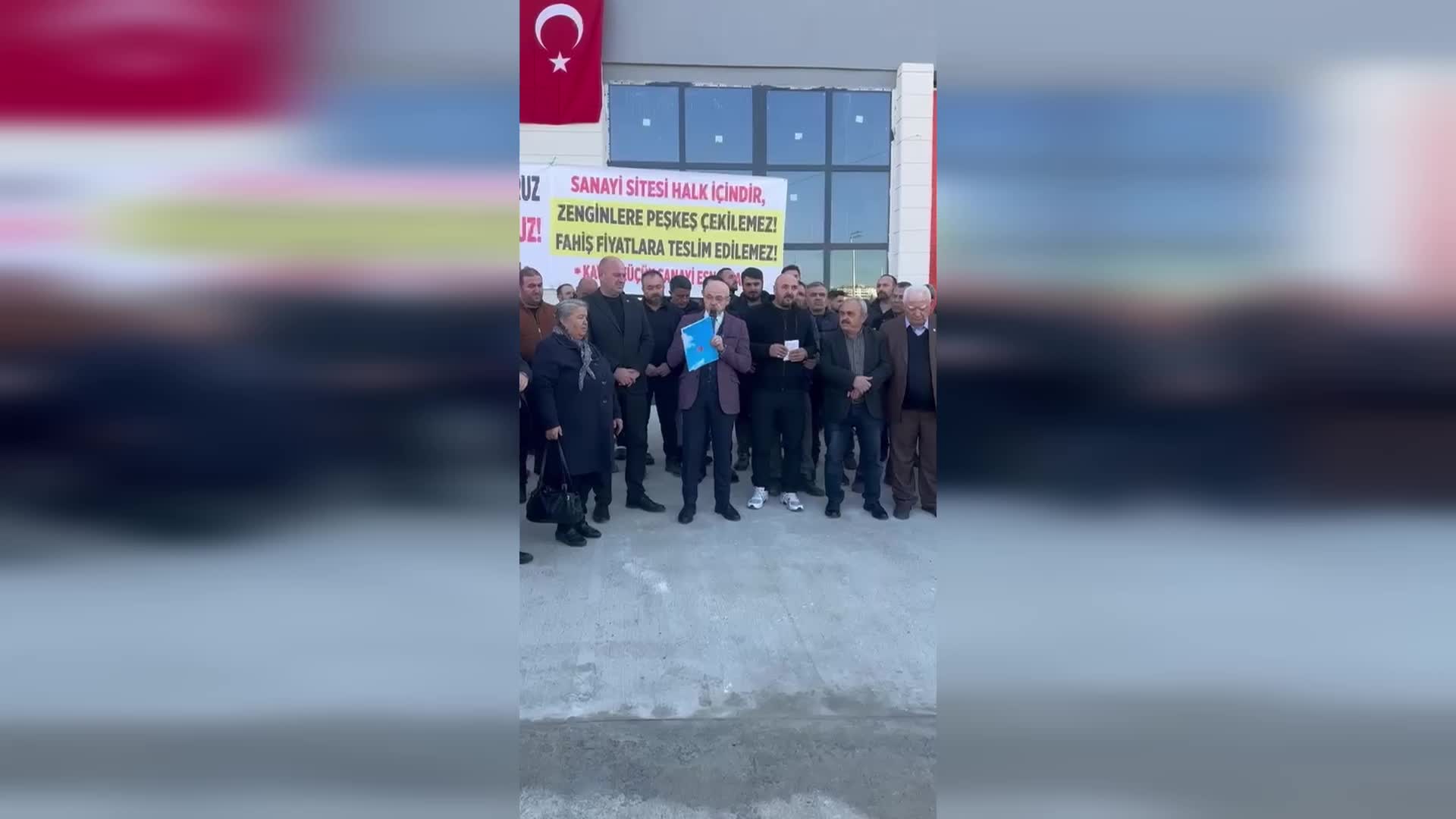 CHP Samsun İl Başkanı Özdağ: "Kimse sizden bedava dükkan istemiyor. Belediyenin bu feryadı duyması lazım"