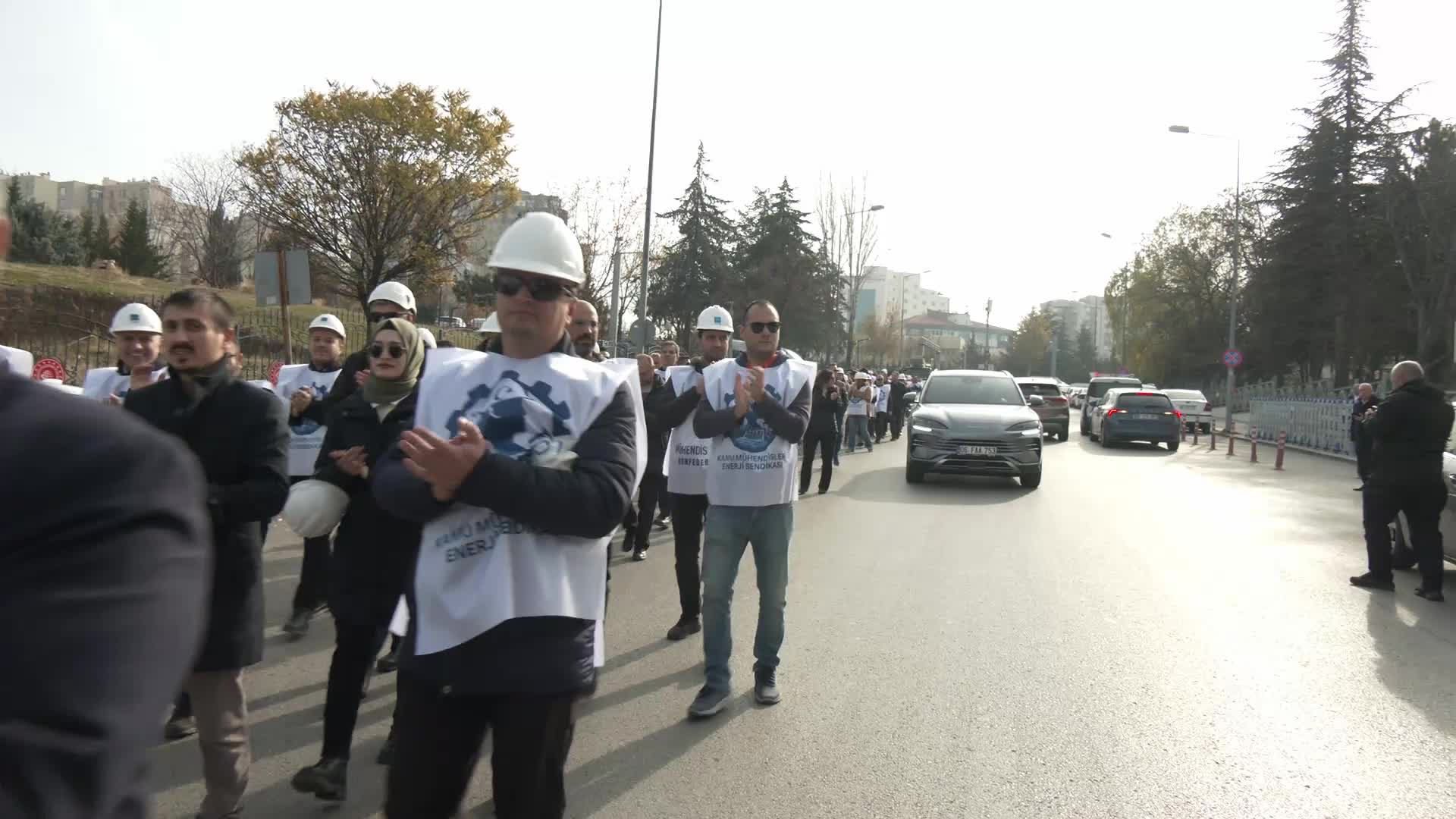 5 Aralık Dünya Mühendisler Günü... Mühendis Tek-Sen Kurucu Genel Başkanı Komar: "Biz lütuf değil, emeğimizin karşılığını istiyoruz"