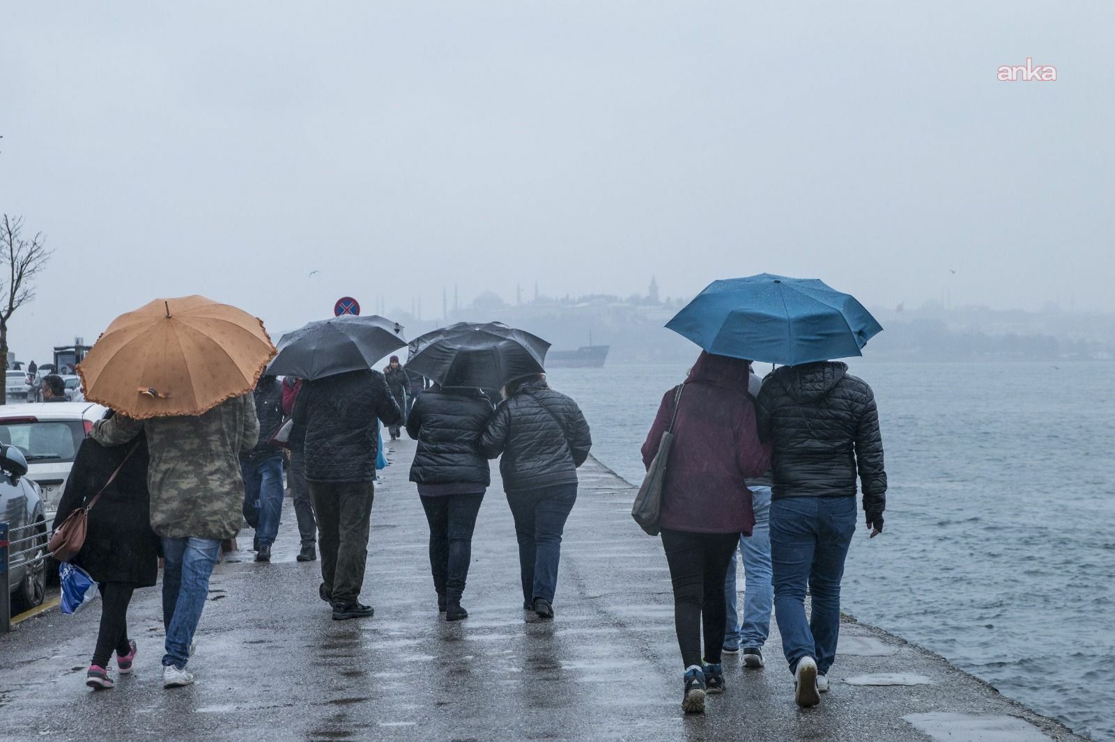 İstanbul'a soğuk ve sağanak uyarısı