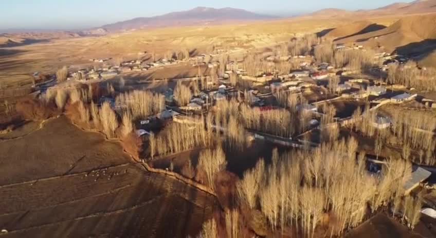 Van'ın Başkale ilçesi Albayrak Mahallesi sakinlerinin 'fatura' tepkisi: Su hattı ve sayaç yok. Ama VASKİ abonelik açıp fatura gönderdi
