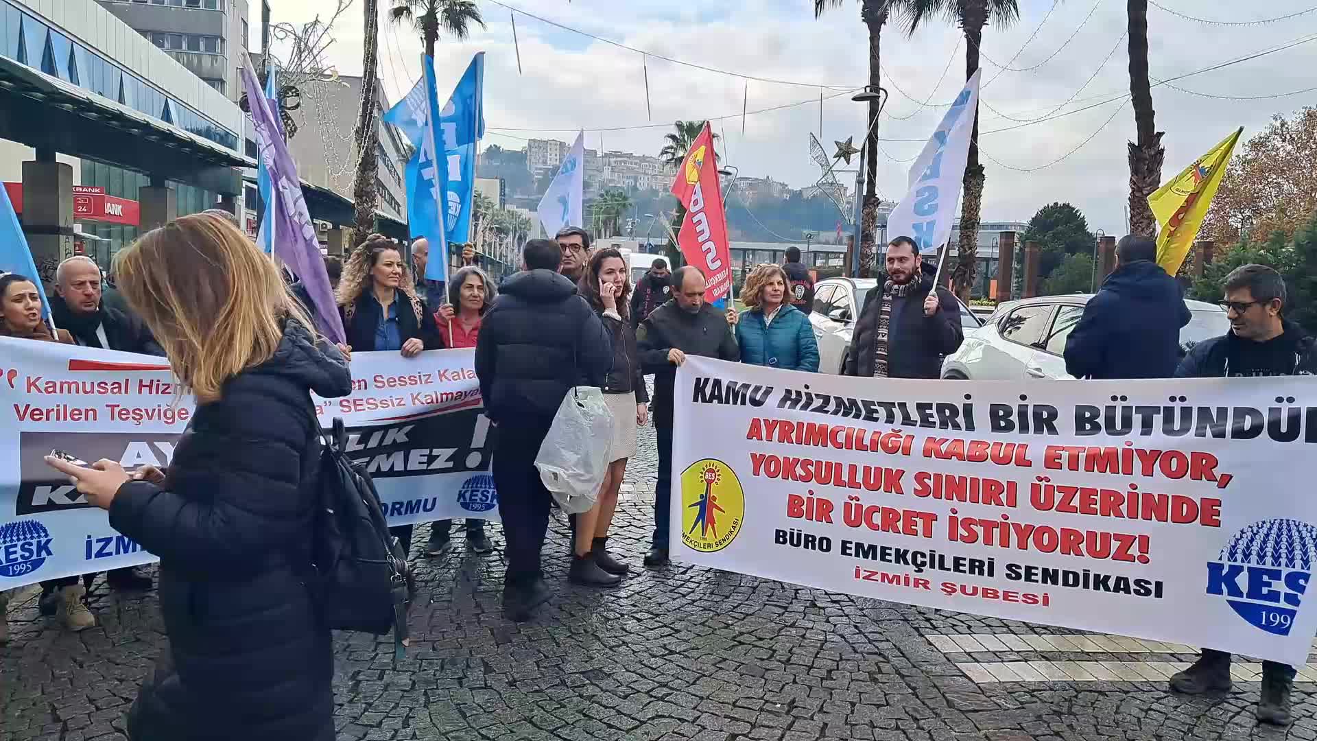 KESK İzmir Şubeler Platformu'ndan üst düzey bürokratlara seyyanen zam düzenlemesine protesto: 4 milyon kamu emekçisi cezalandırılmaktadır