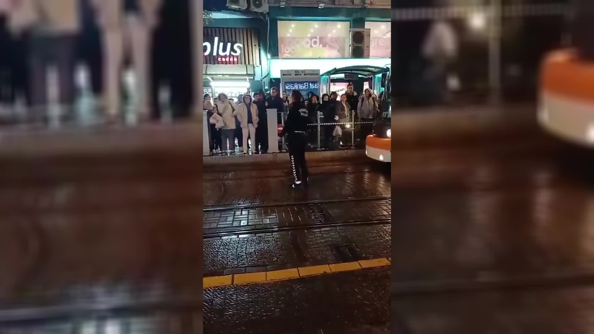 Eskişehir’de çözüm sürecini eleştiren polis memuru görevden uzaklaştırıldı