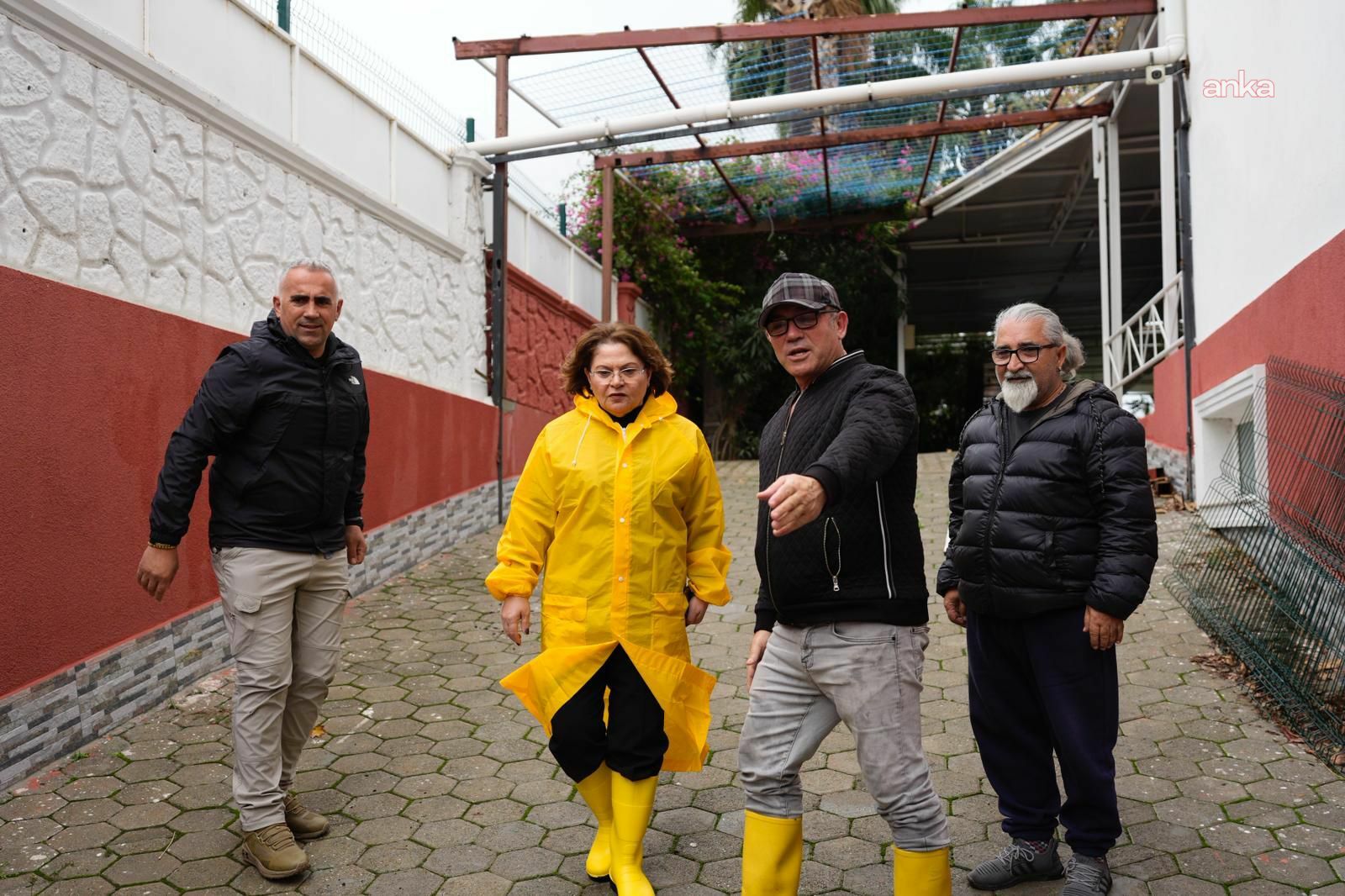Didim Belediyesi ekipleri, yoğun yağışın ardından sahaya indi