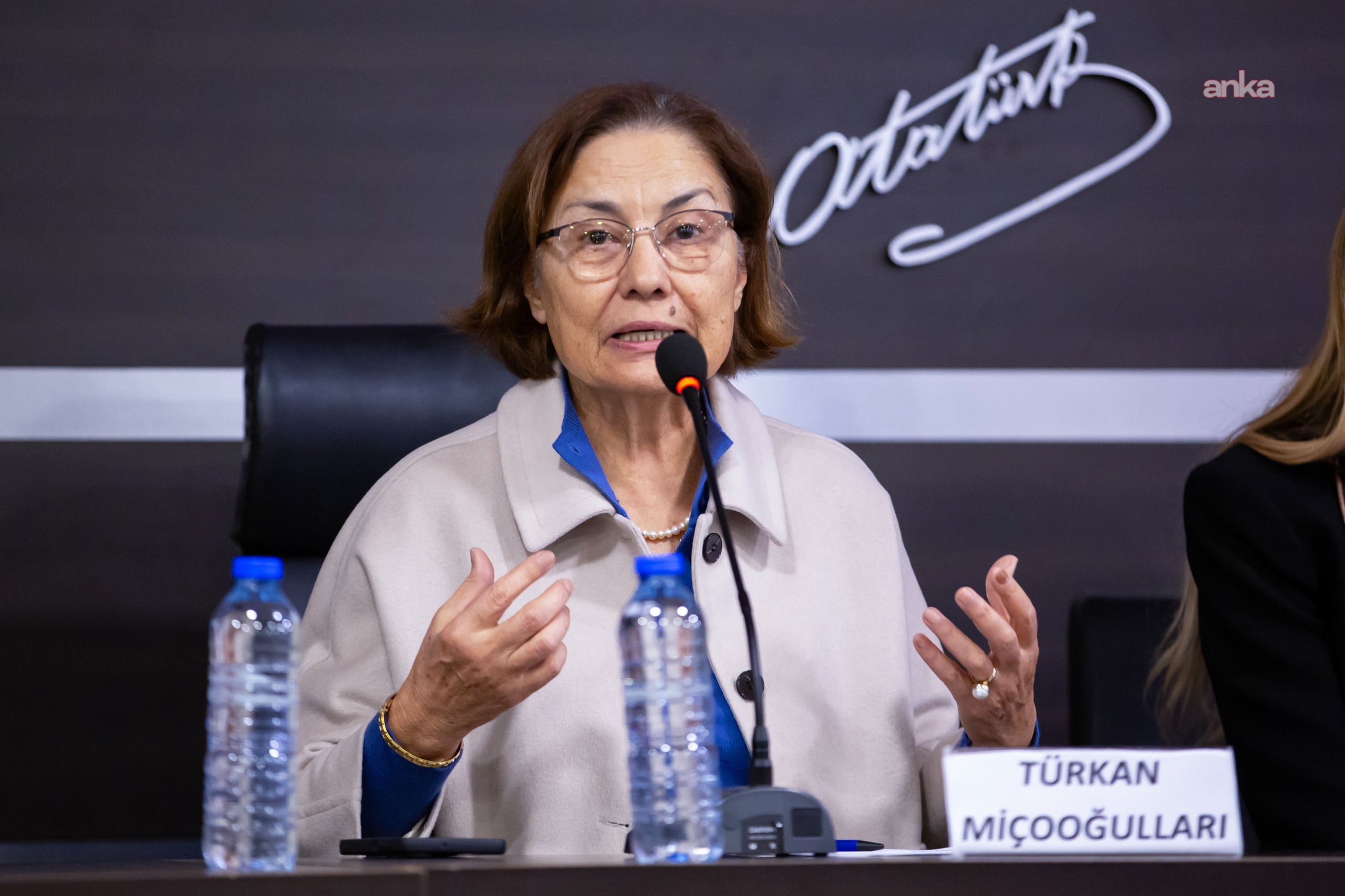 Narlıdere Belediyesi, "Genç Kadınlar Siyasetten Ne Bekliyor" paneline ev sahipliği yaptı