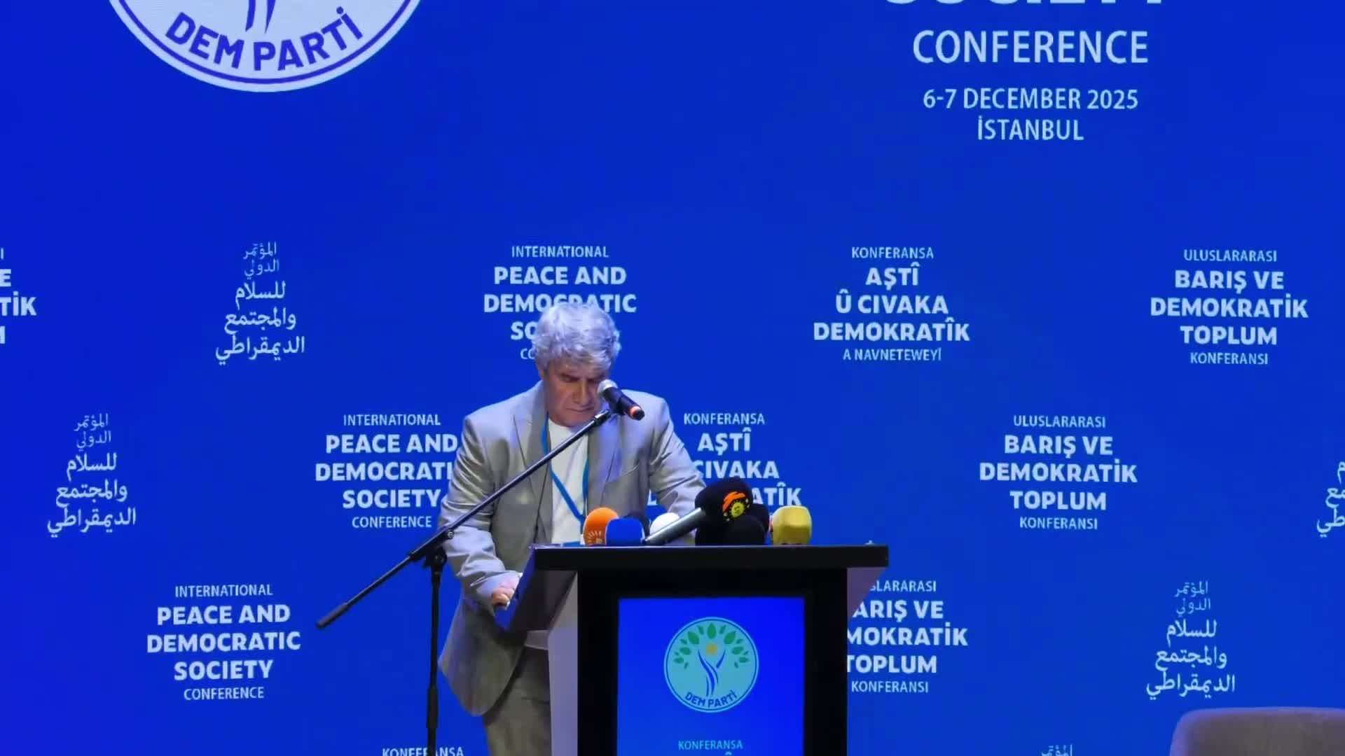 DEM Parti’nin Barış ve Demokratik Toplum Konferansı... İmralı’dan mesaj gönderen Öcalan: “Devletle ilişkimi bir demokratikleşme ilişkisi olarak tanımlıyorum”