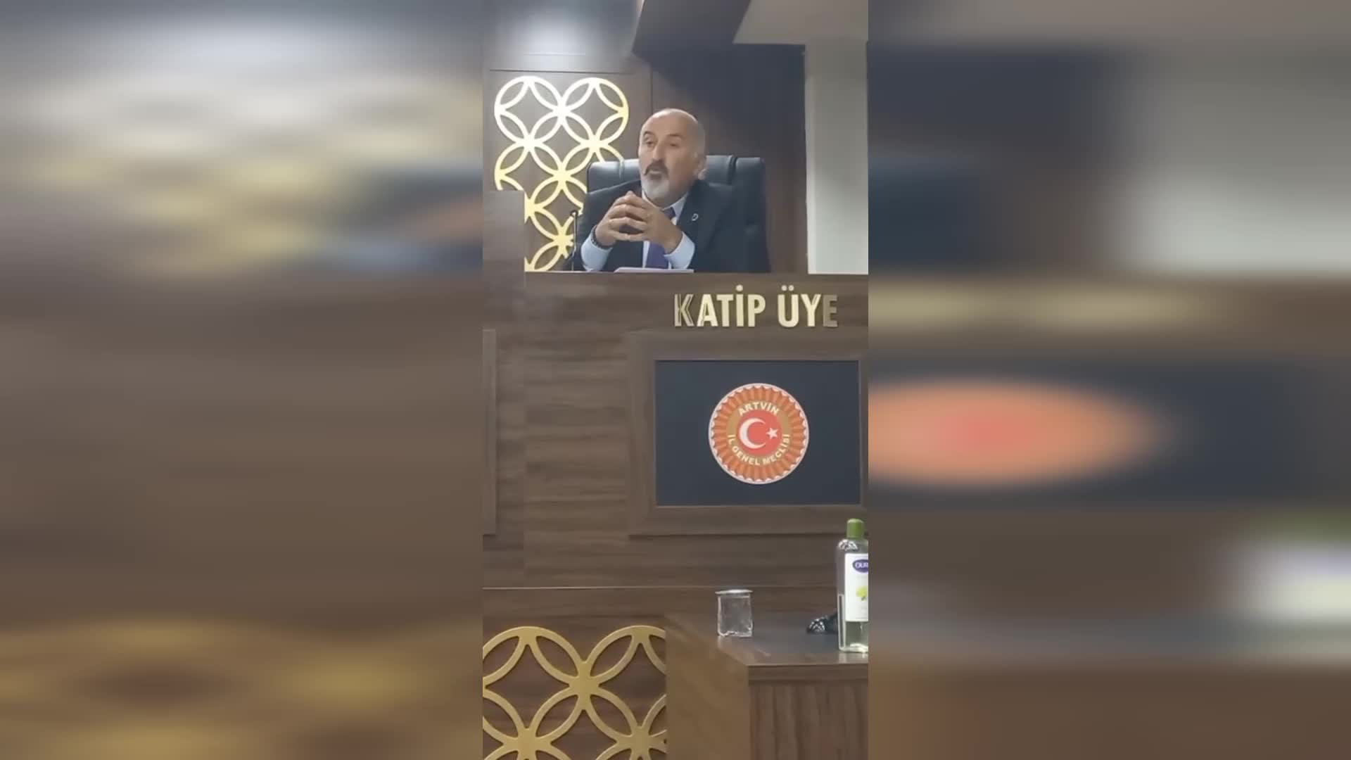 Şavşat Belediyesi'nde işten atılan işçilerin iadesi mahkeme kararıyla kesinleşti