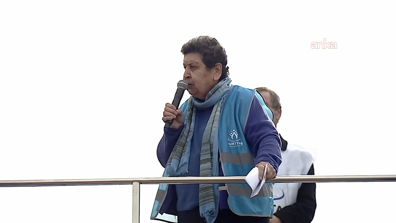 "Emeklilerin ve Emekçilerin Bütçe Hakkı" mitingi... Şenal Sarıhan: "Ülkenin yüzde 10'unu dahi oluşturmayan bir kesim bizim emeklerimiz üzerinden yaşıyor"