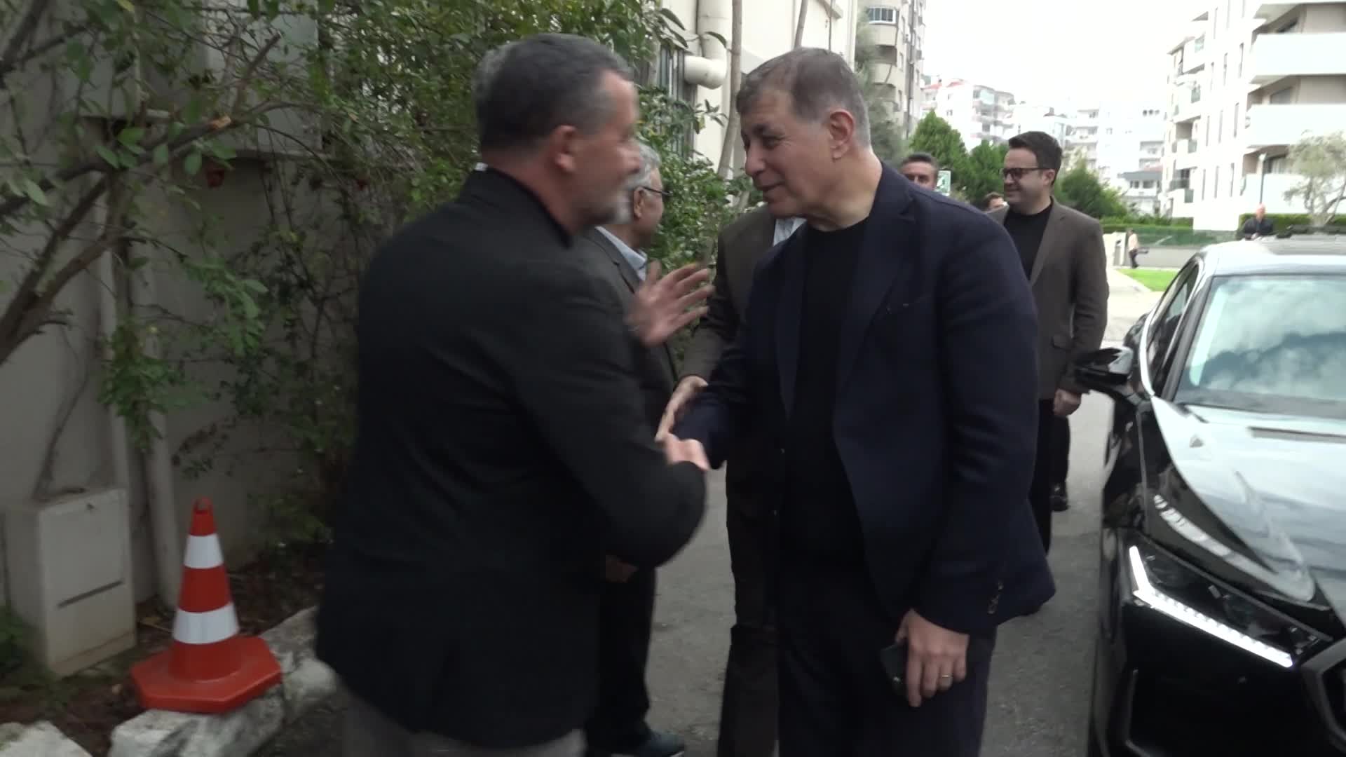 İzmir Büyükşehir Belediye Başkanı Tugay, Abdal Musa için düzenlenen lokma duasına katıldı