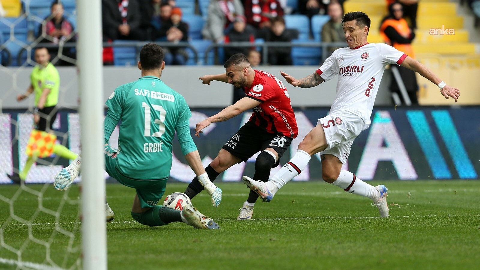 Gençlerbirliği, Fatih Karagümrük’ü 3-0 mağlup etti