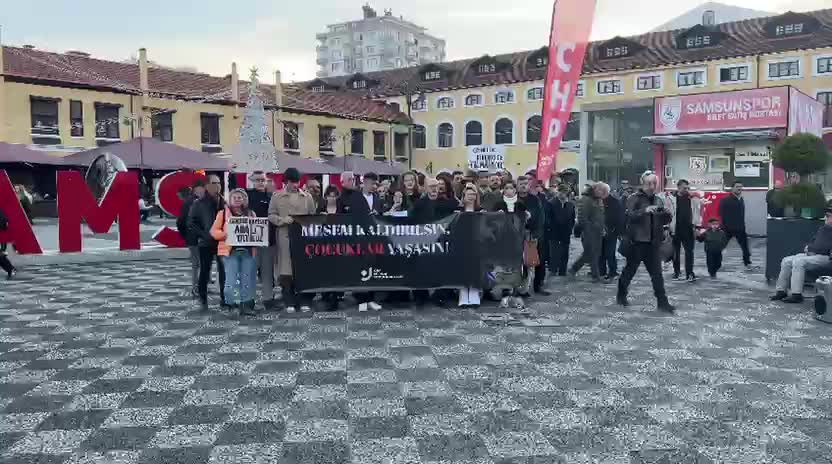 CHP Samsun İl Gençlik Kolları Üyeleri'nden MESEM protestosu: "Bu sistemde çocuklar ucuz iş gücü olarak görülüyor ve sömürülüyor"