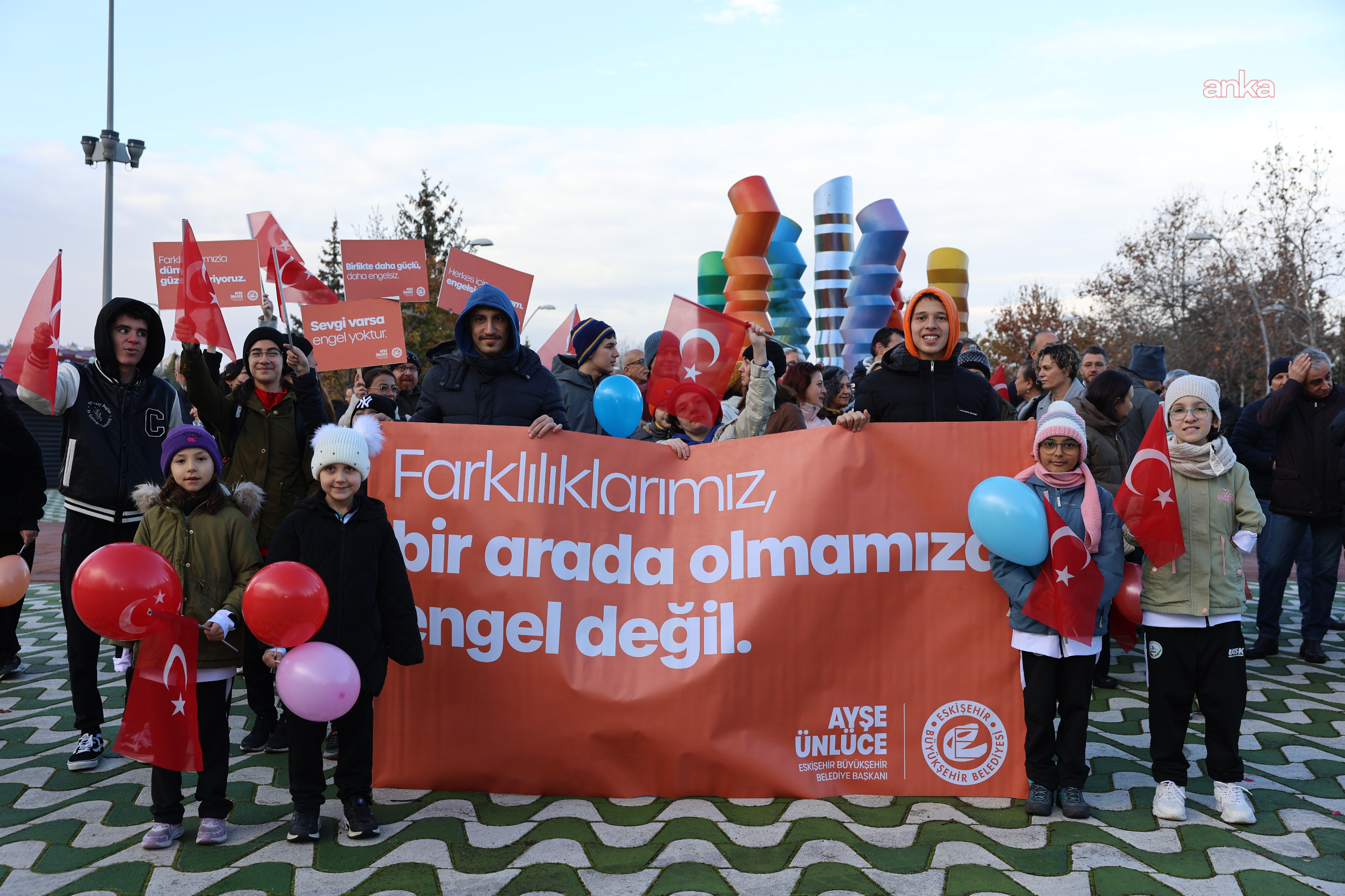 Eskişehir'de “Engelsiz Kulaçlar Yüzme Yarışları" ile dayanışma ve farkındalık mesajı