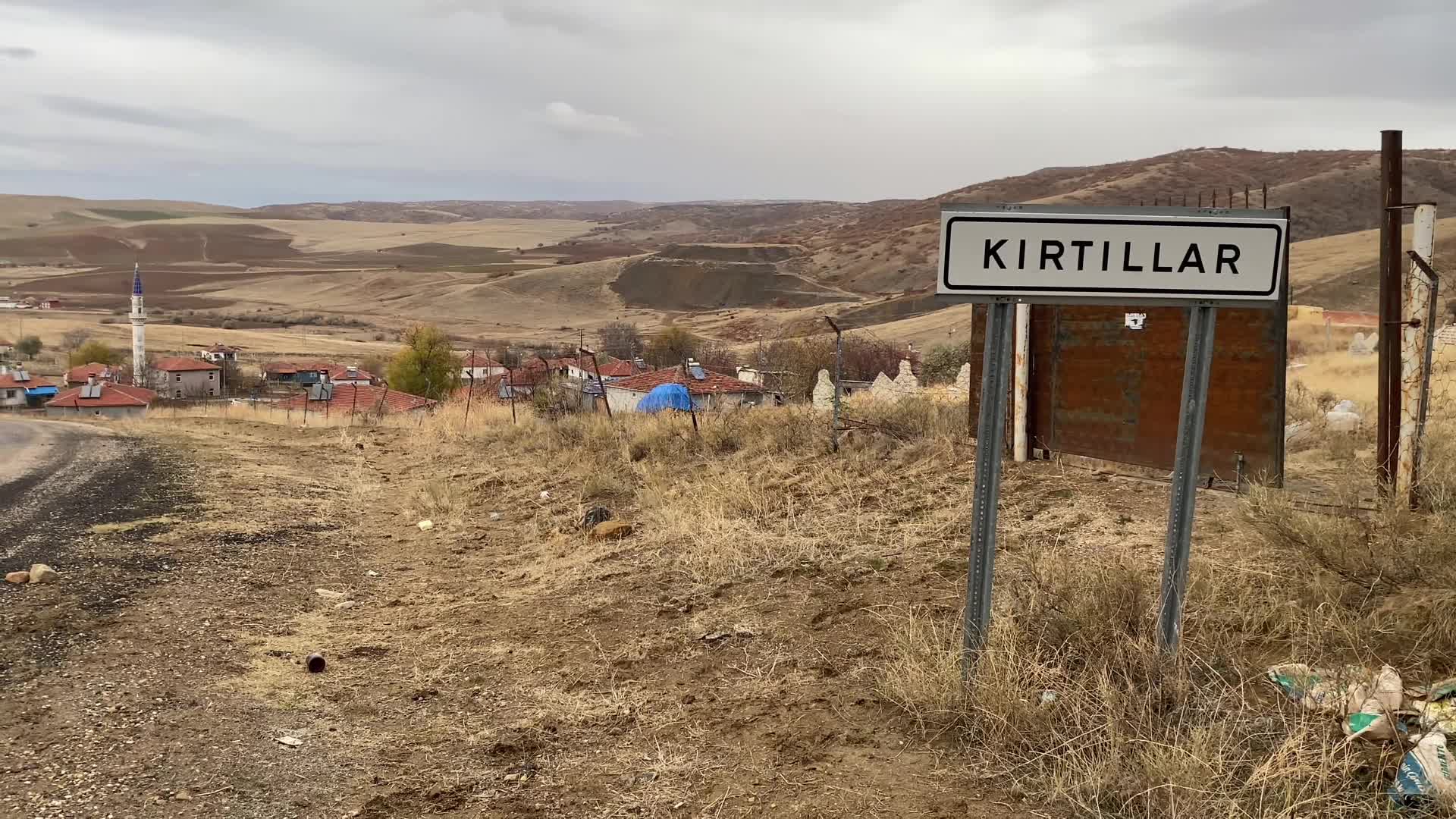 Neşet Ertaş'ın doğduğu köy eski günlerini arıyor